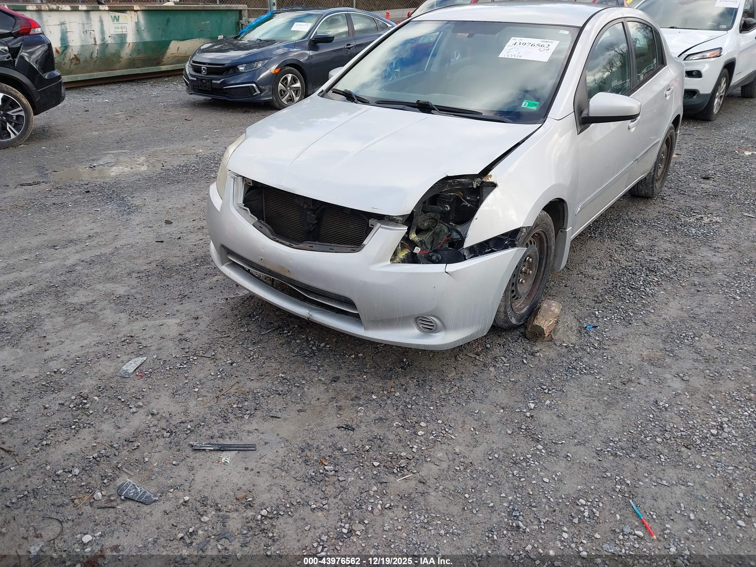 NISSAN SENTRA image 6
