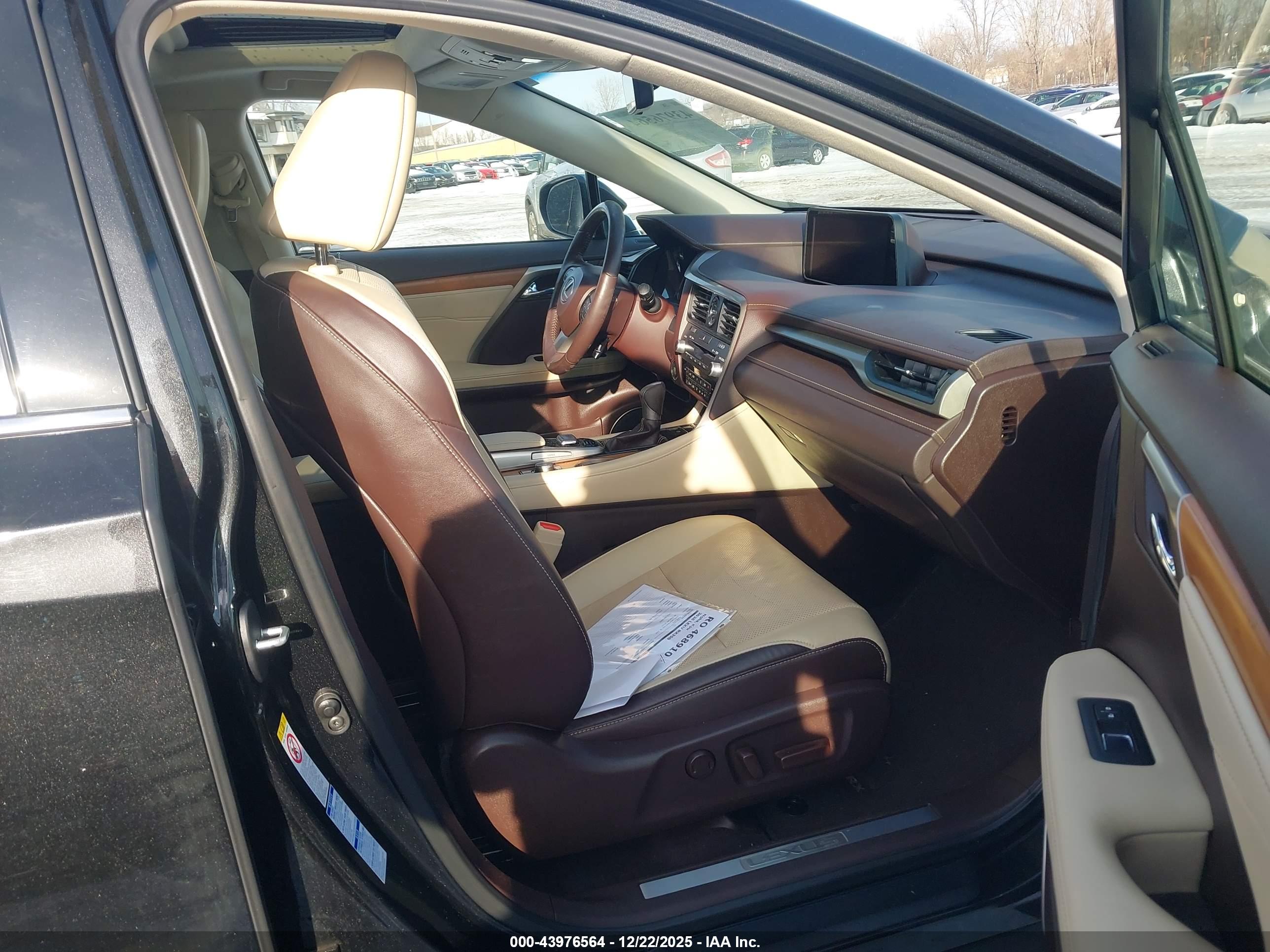 LEXUS RX image 5