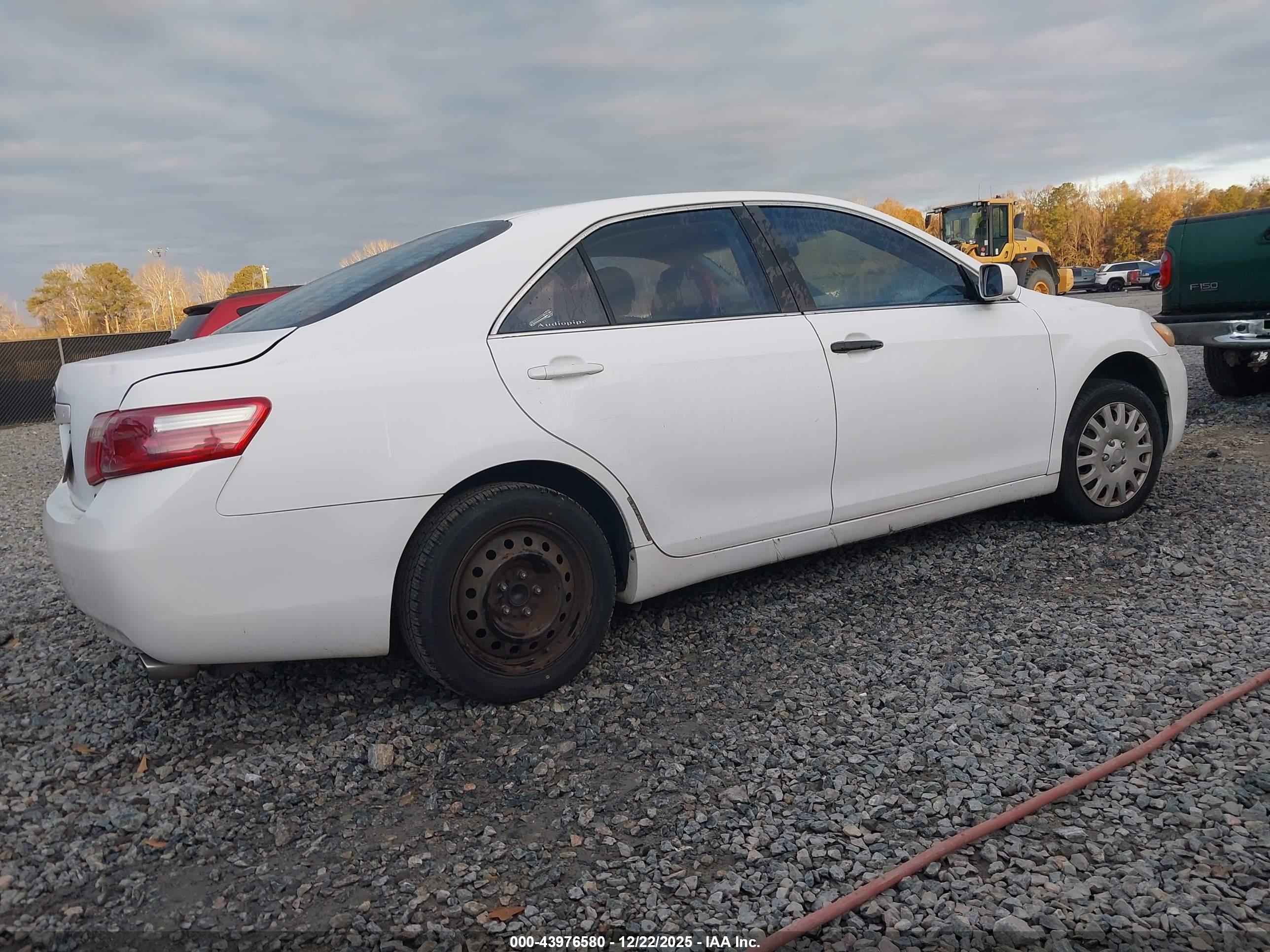 TOYOTA CAMRY image 4