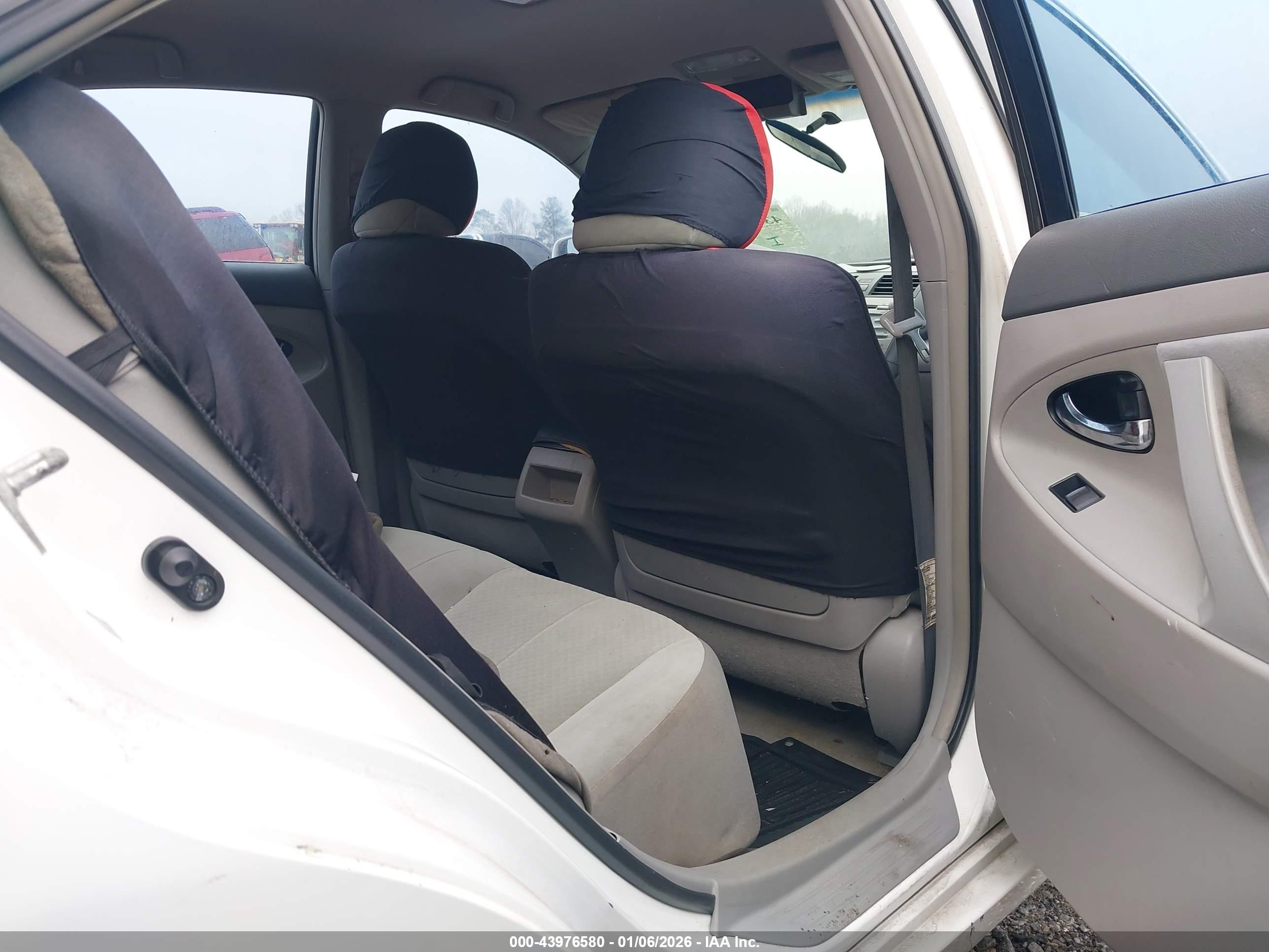TOYOTA CAMRY image 8