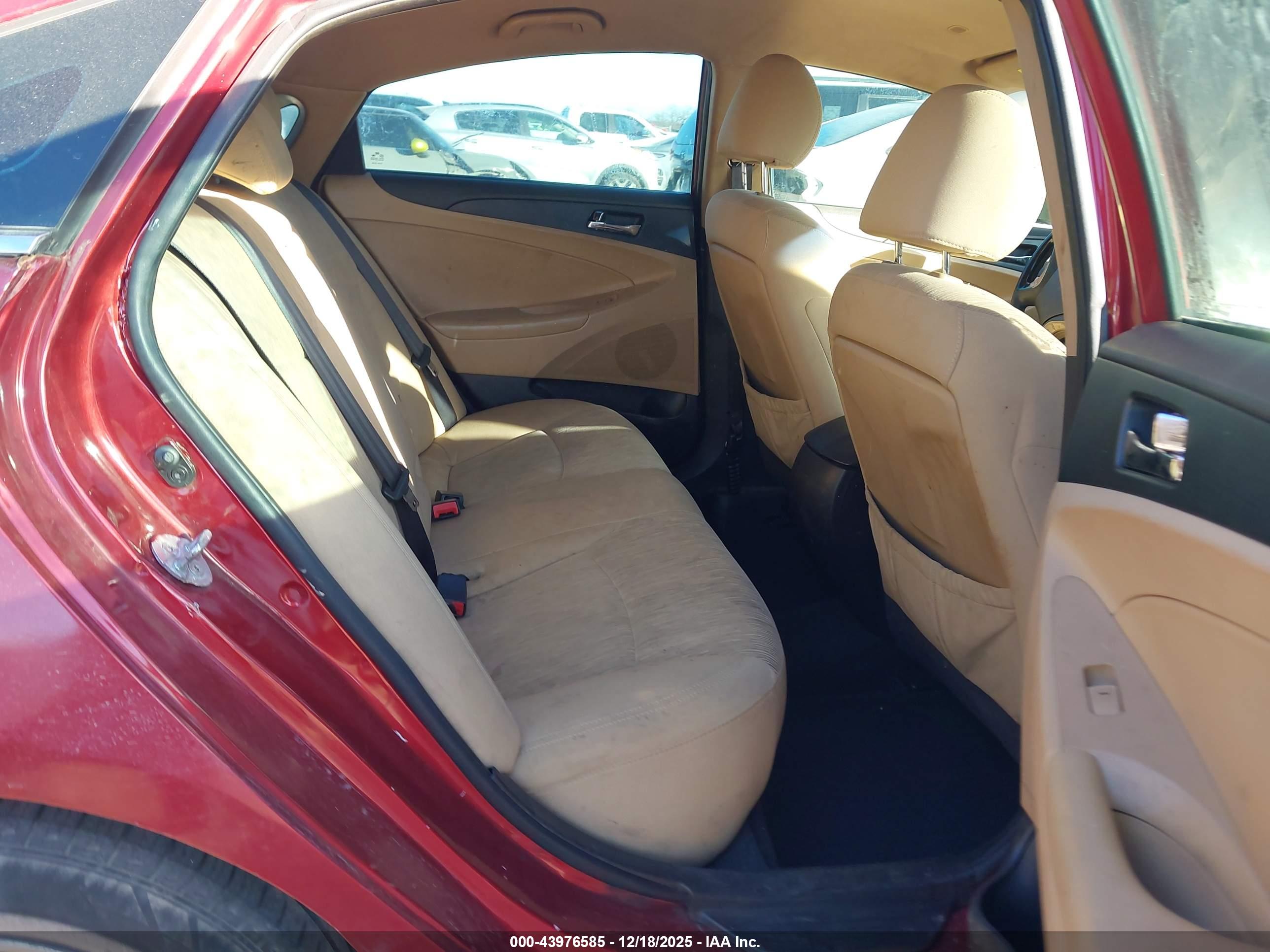 HYUNDAI SONATA image 8