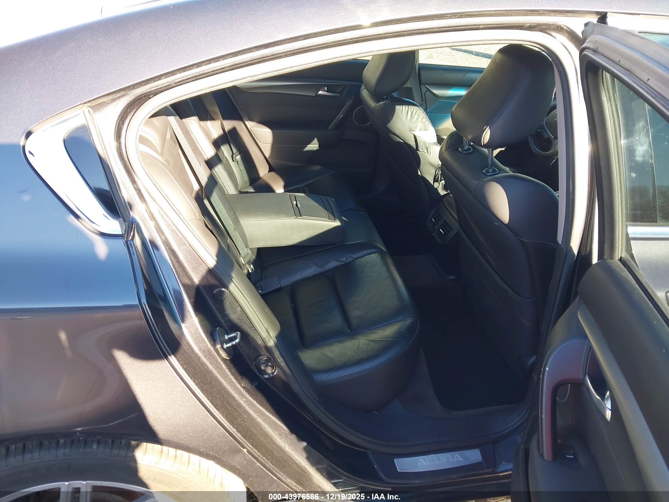 ACURA TL image 8
