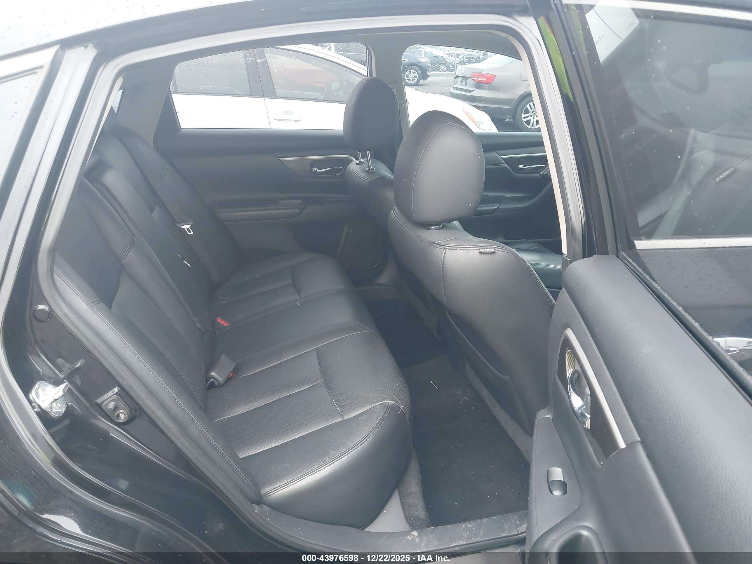 NISSAN ALTIMA image 8