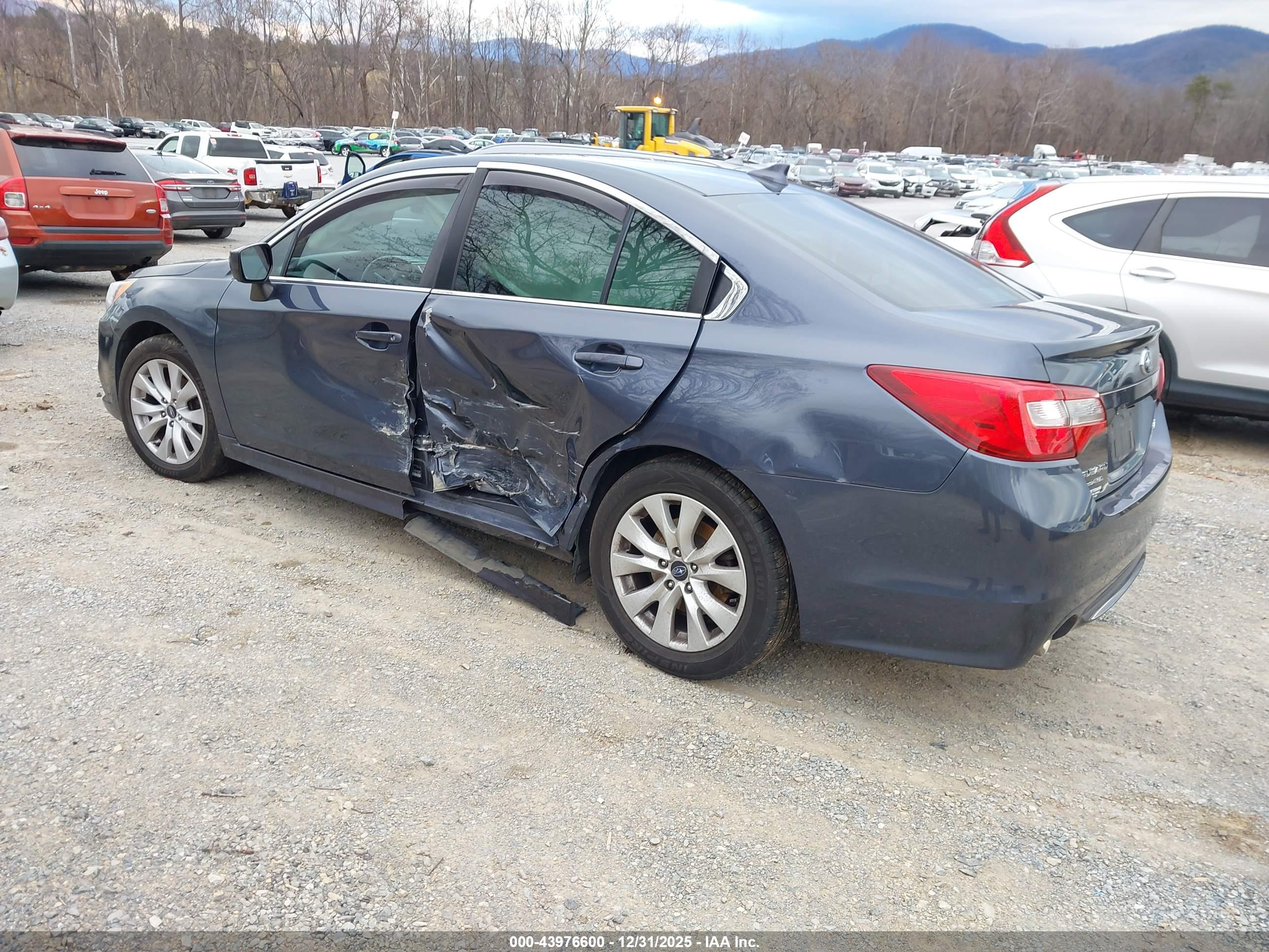 SUBARU LEGACY image 3