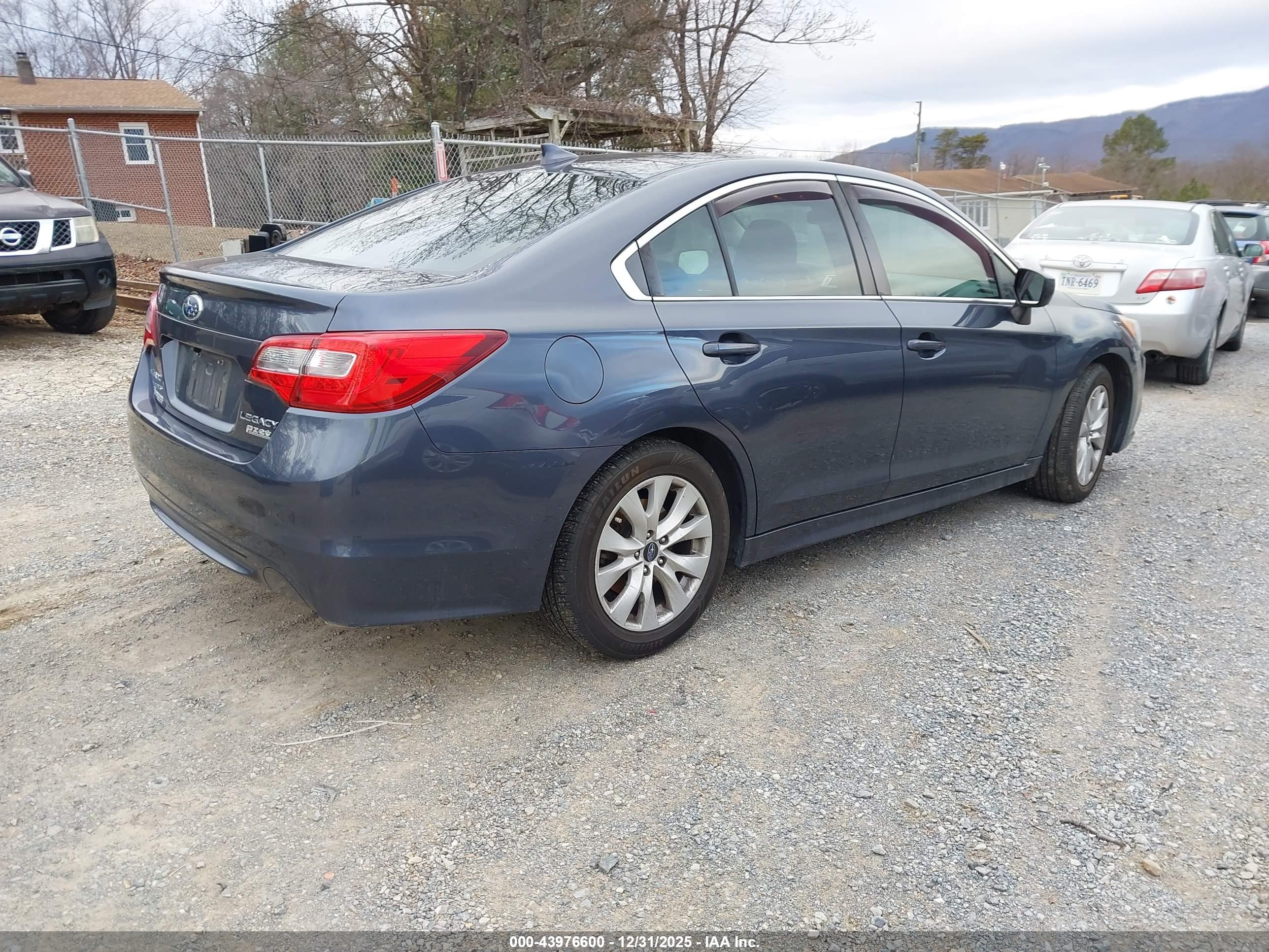 SUBARU LEGACY image 4