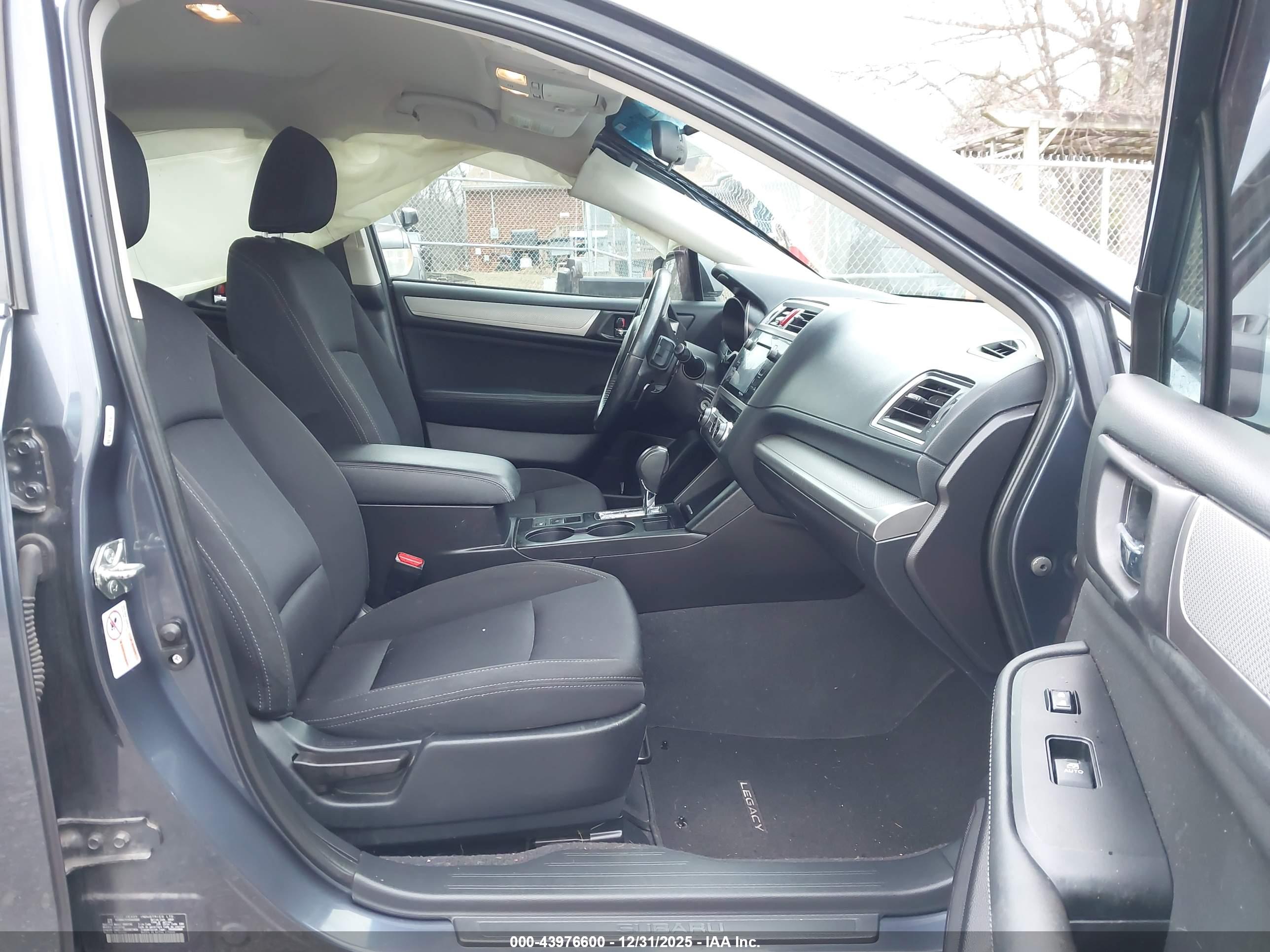 SUBARU LEGACY image 5