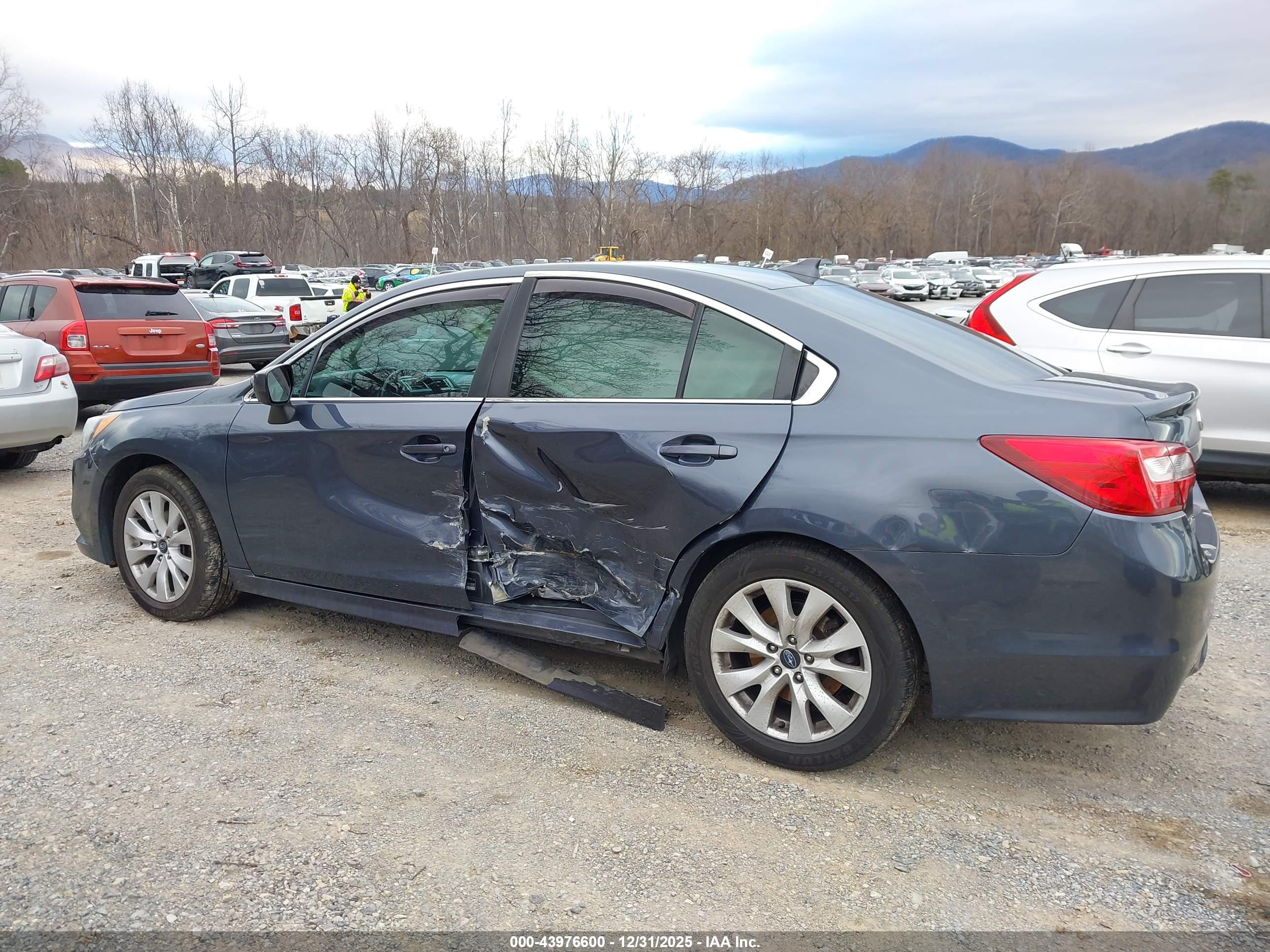 SUBARU LEGACY image 6