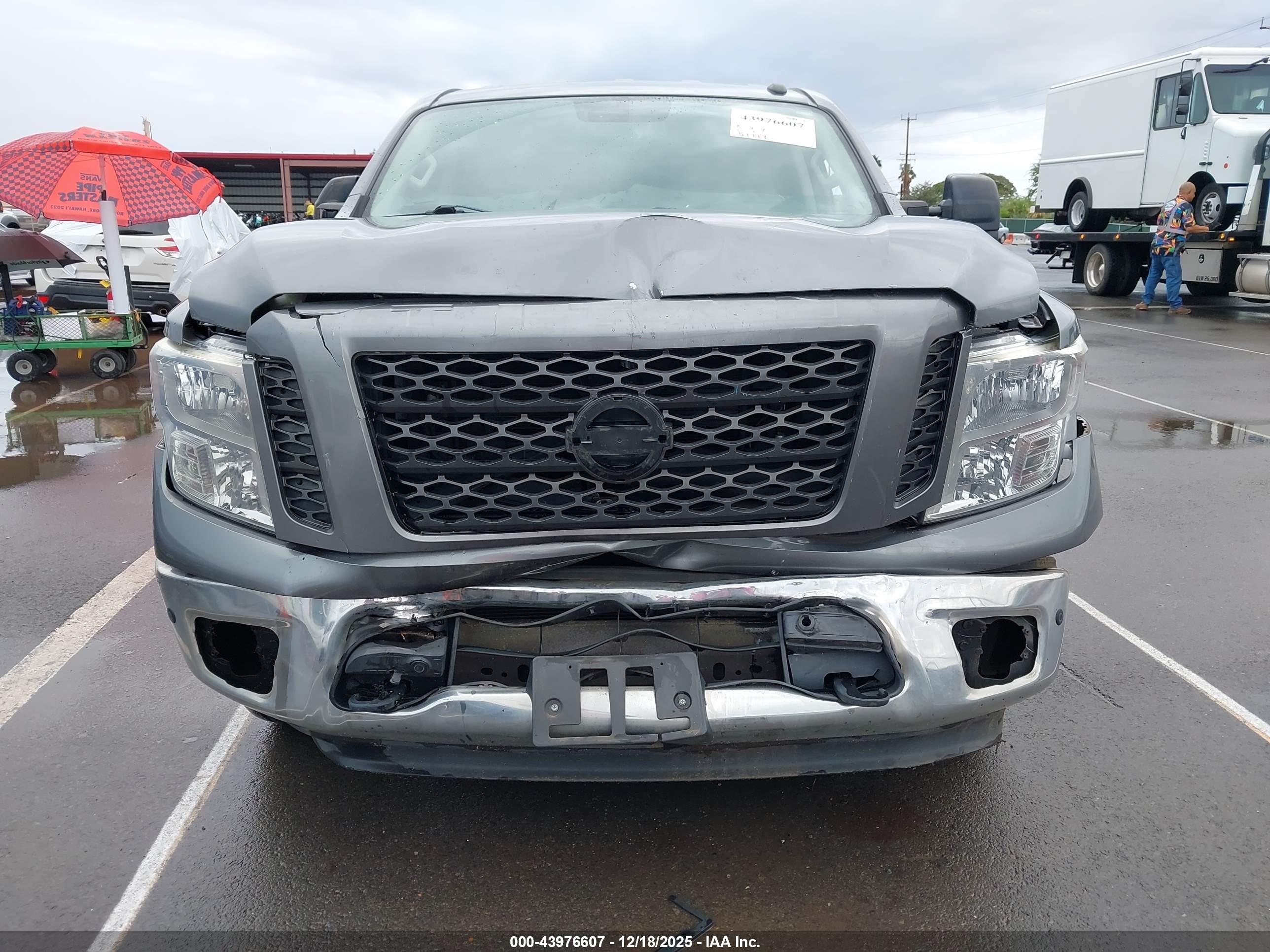 NISSAN TITAN image 6