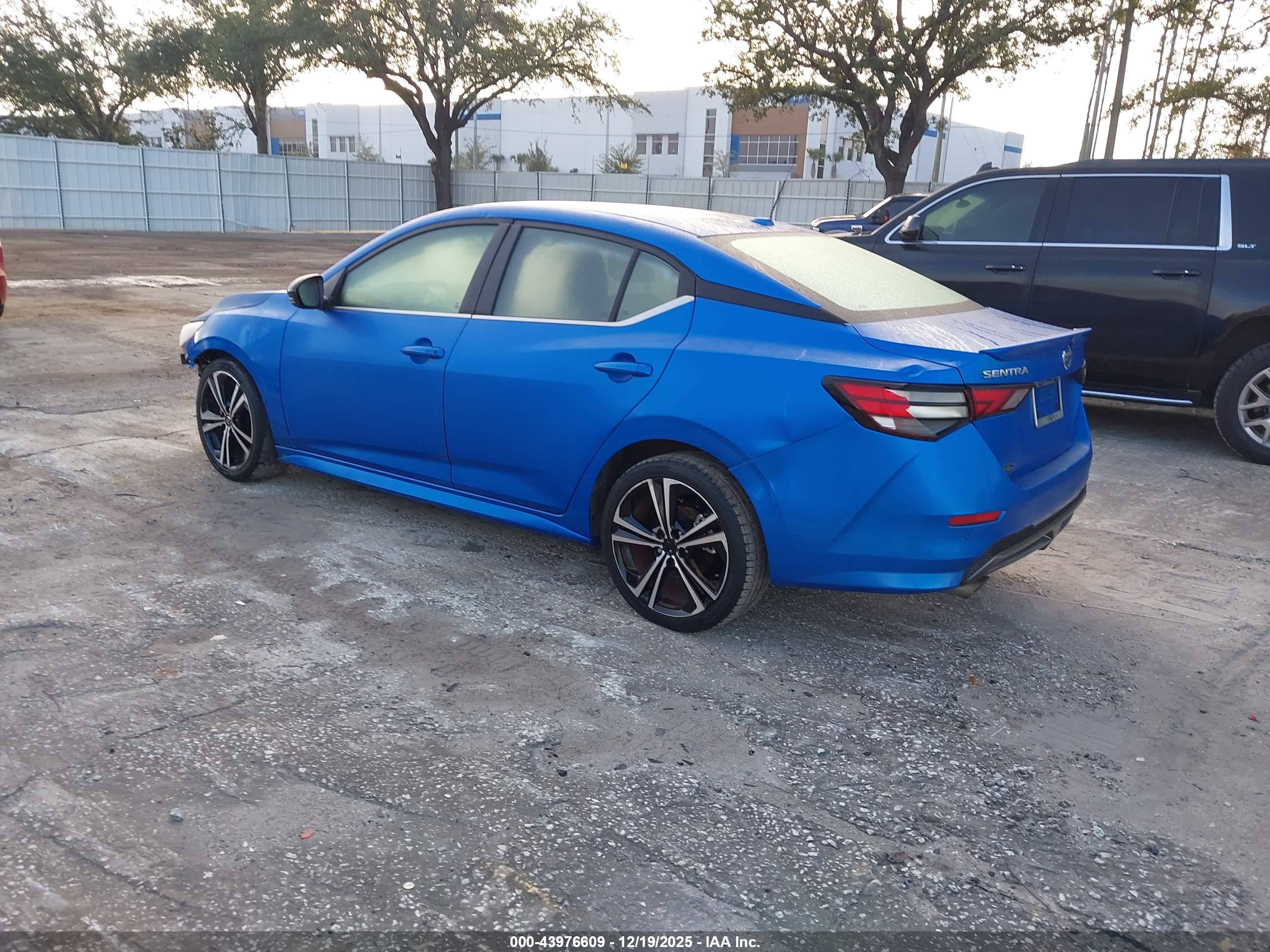 NISSAN SENTRA image 3