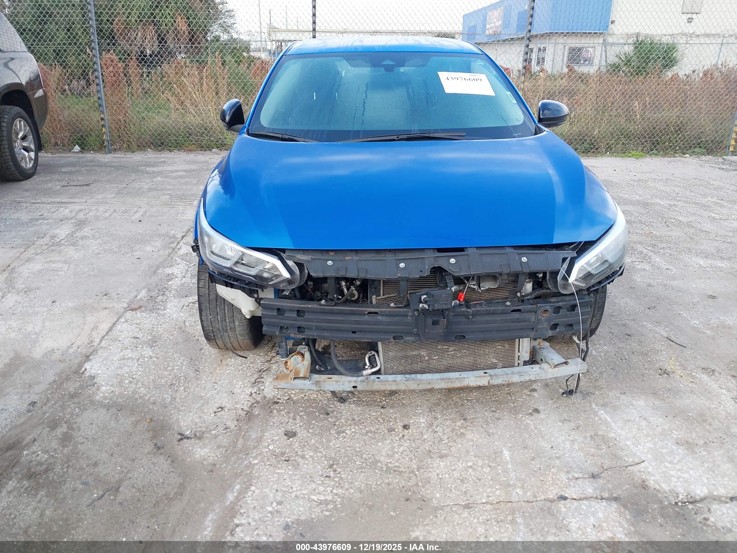 NISSAN SENTRA image 6