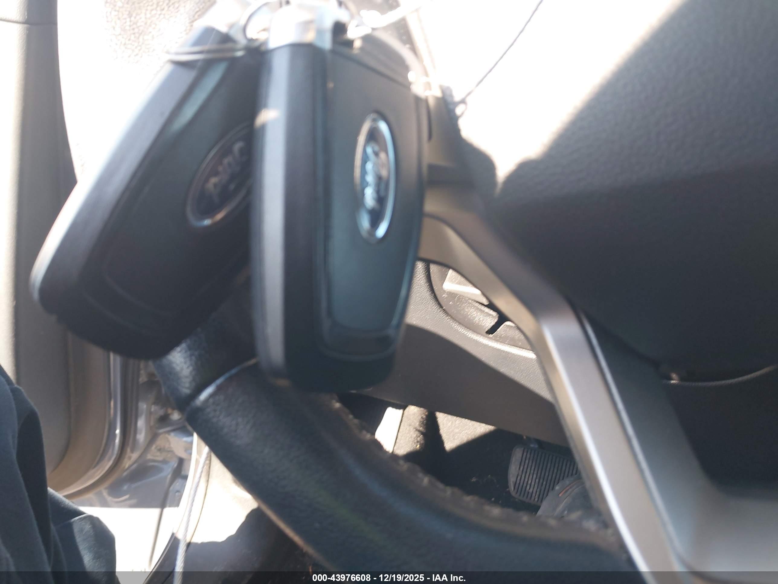 FORD EXPLORER image 11
