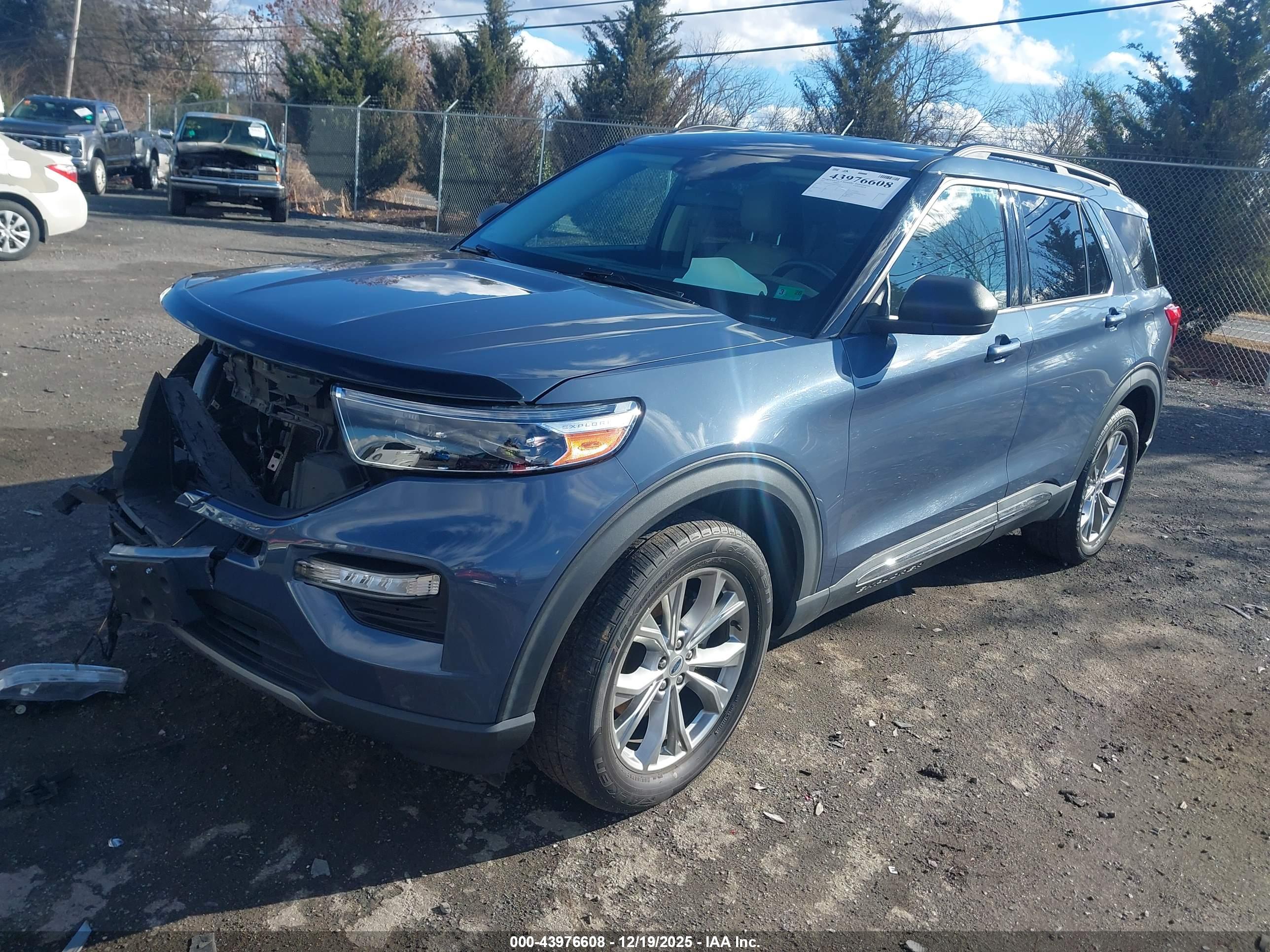FORD EXPLORER image 2