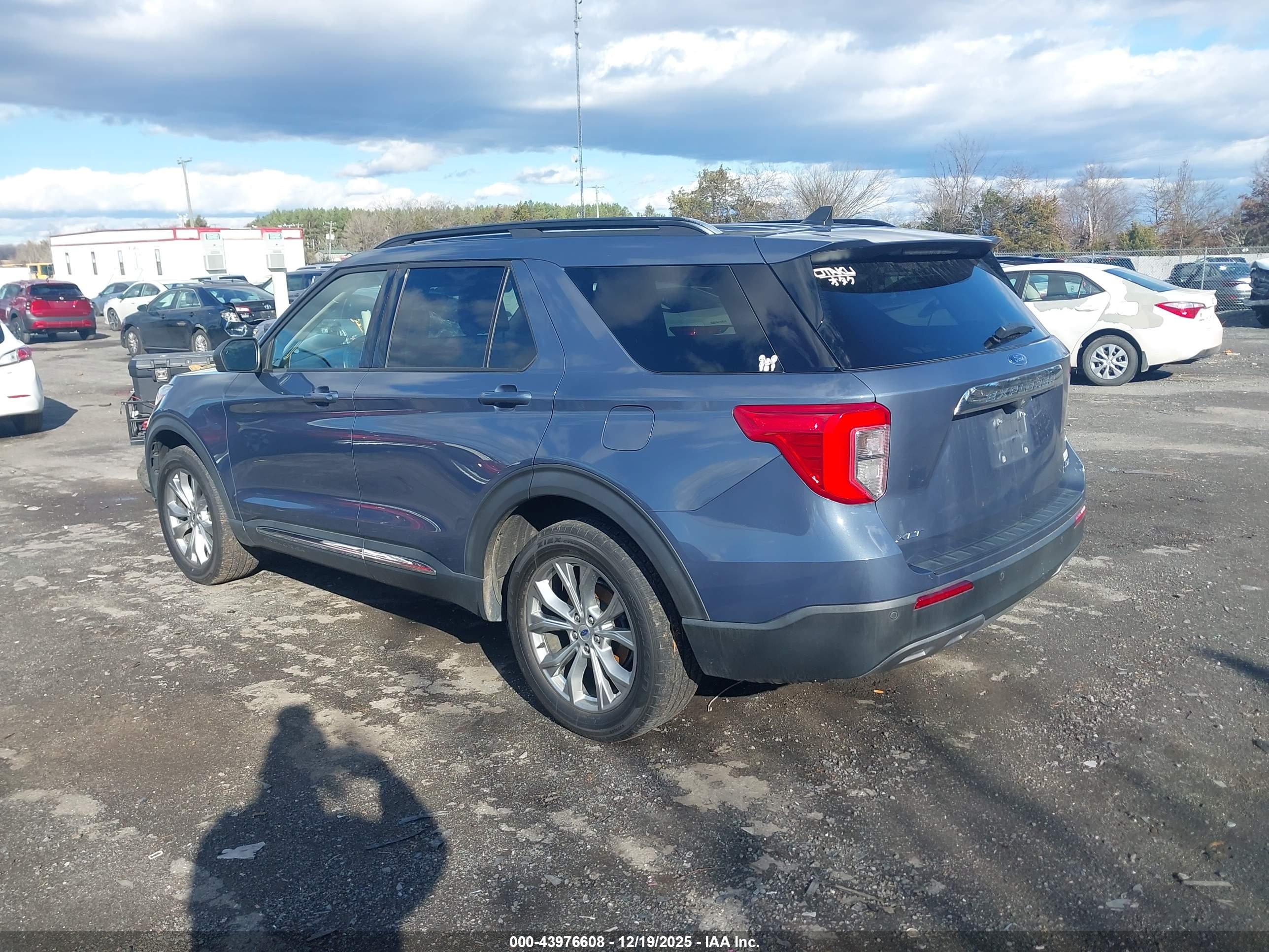 FORD EXPLORER image 3