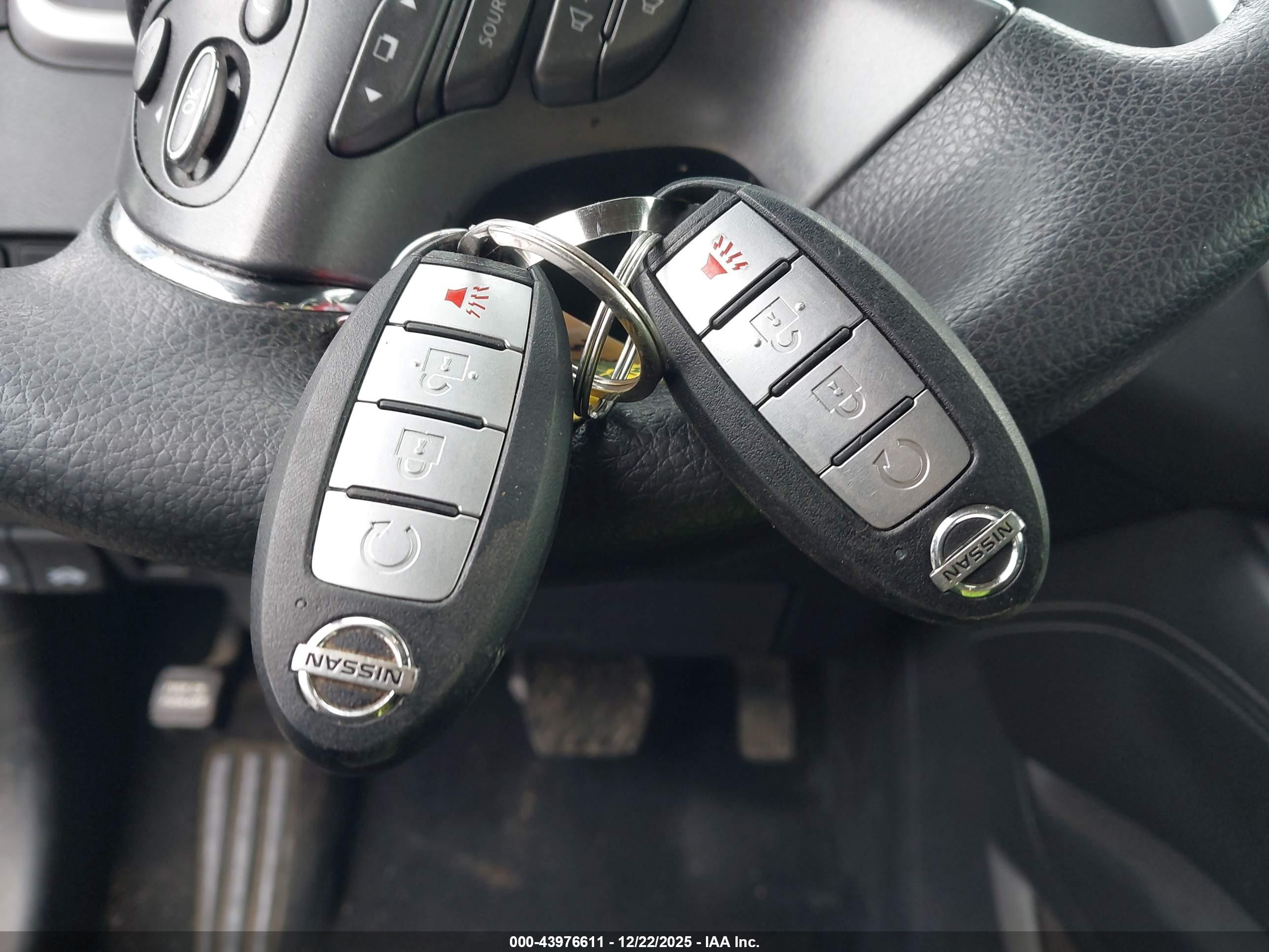 NISSAN MURANO image 11