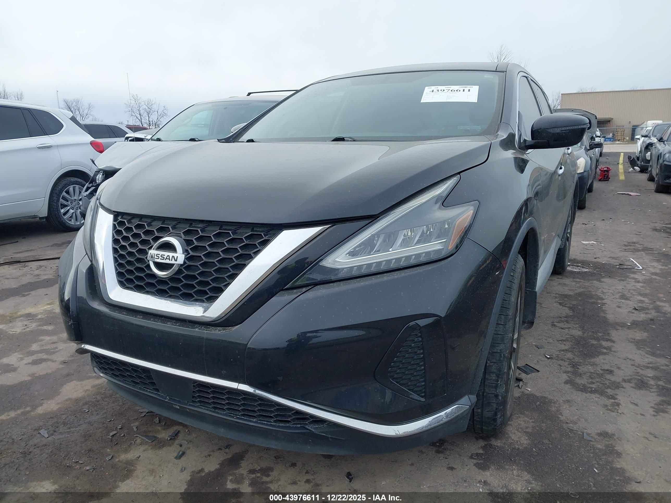NISSAN MURANO image 2