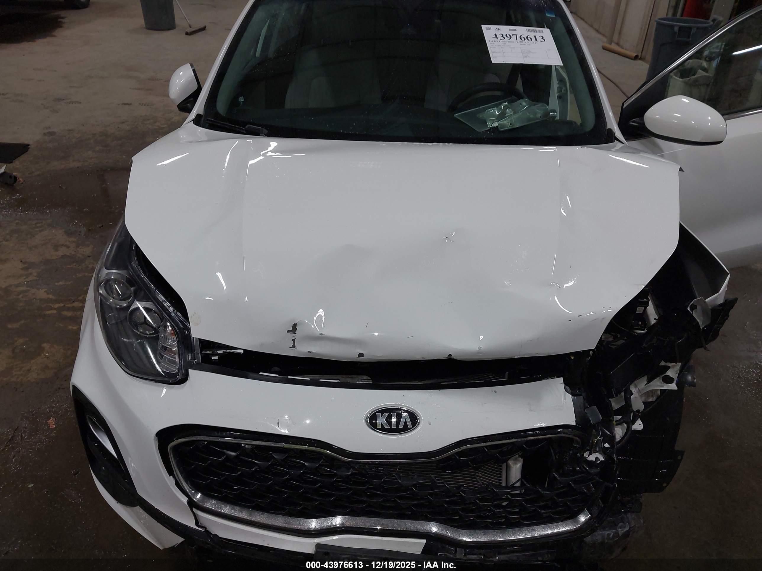 KIA SPORTAGE image 10