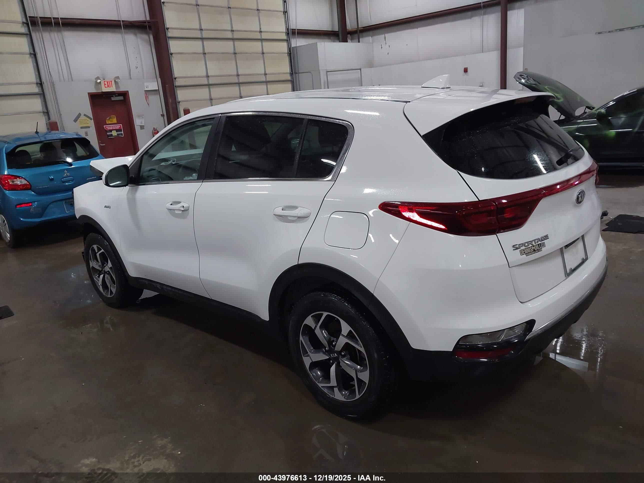 KIA SPORTAGE image 3