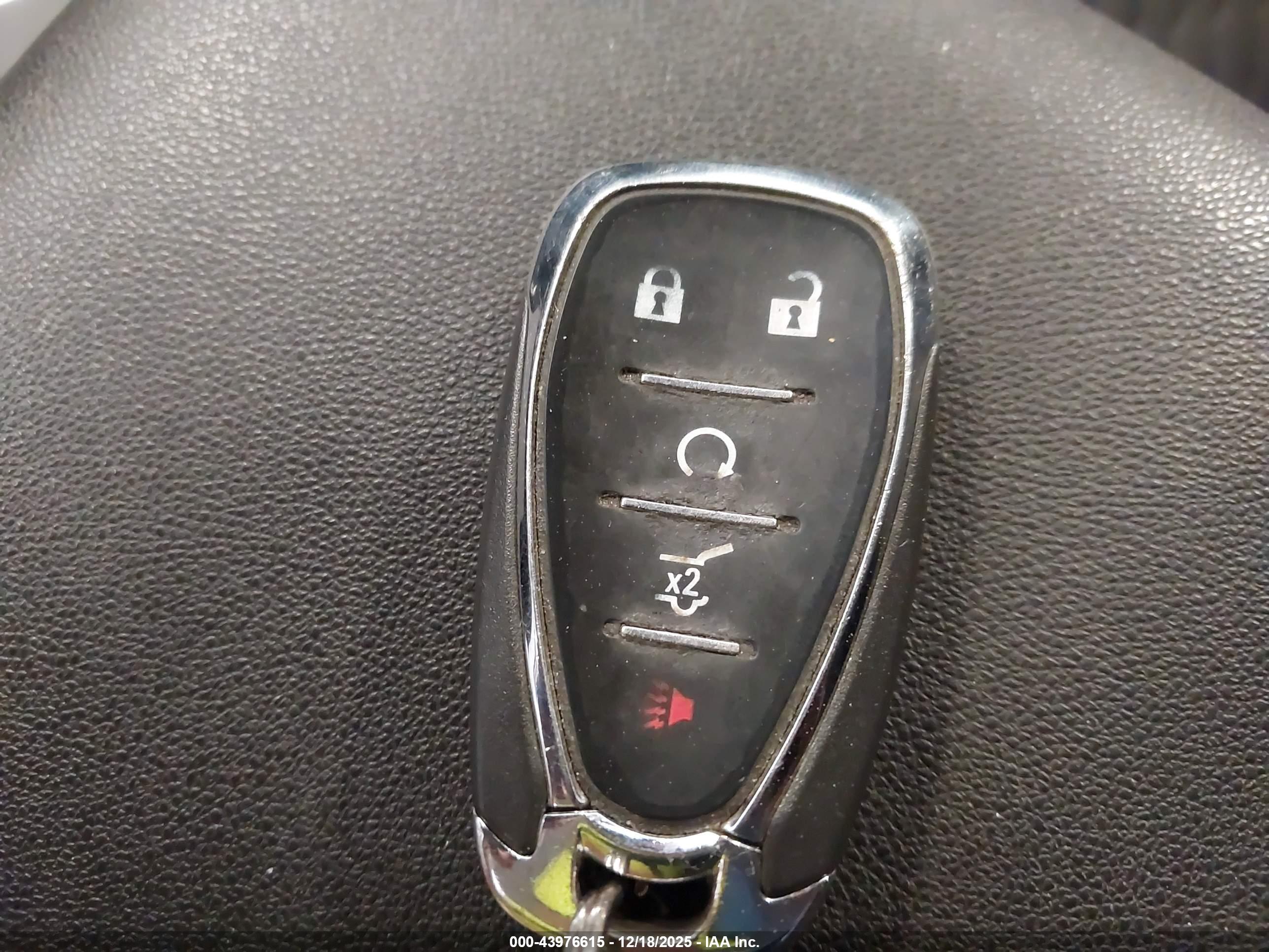 CHEVROLET EQUINOX image 11