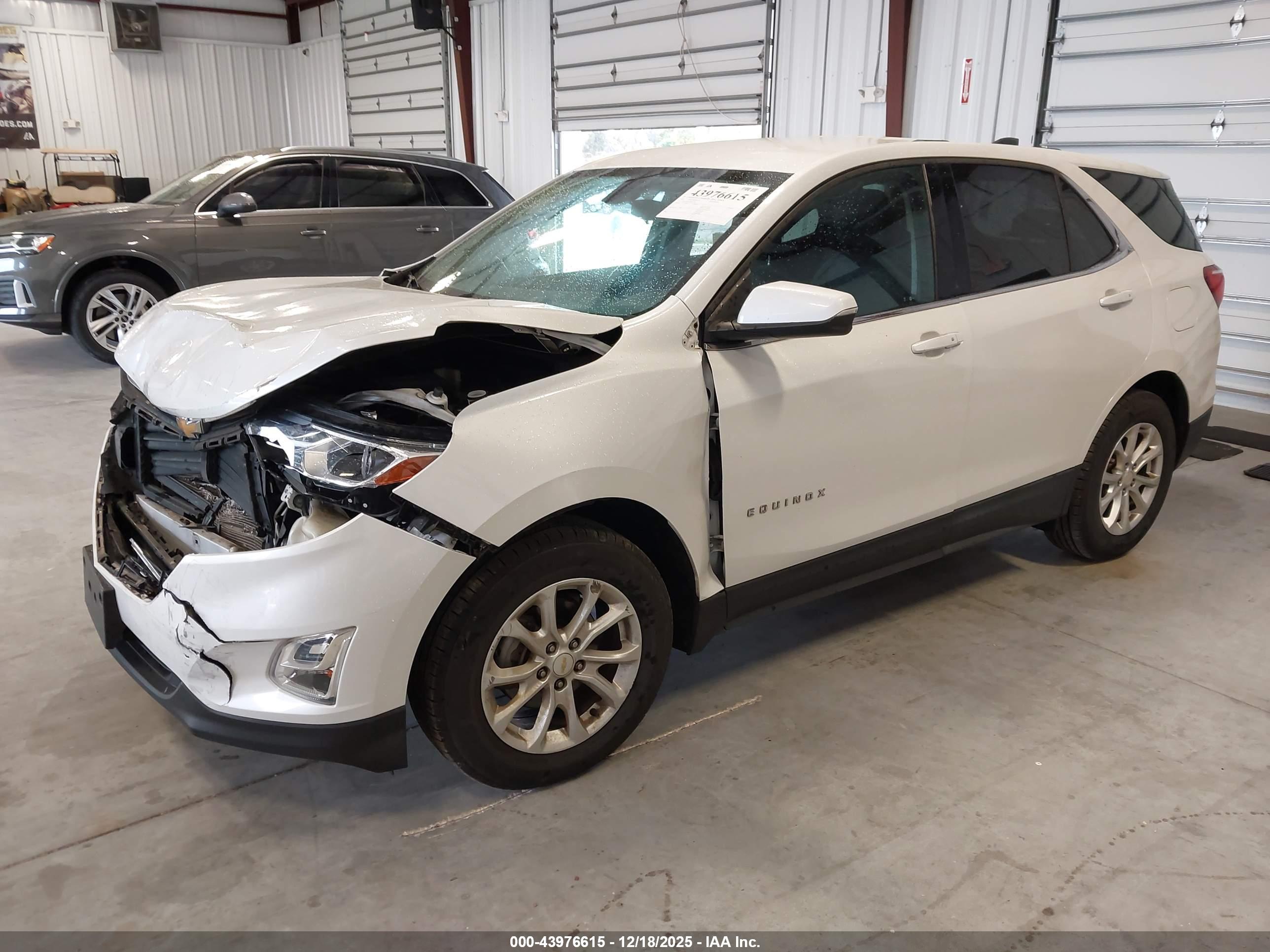 CHEVROLET EQUINOX image 2