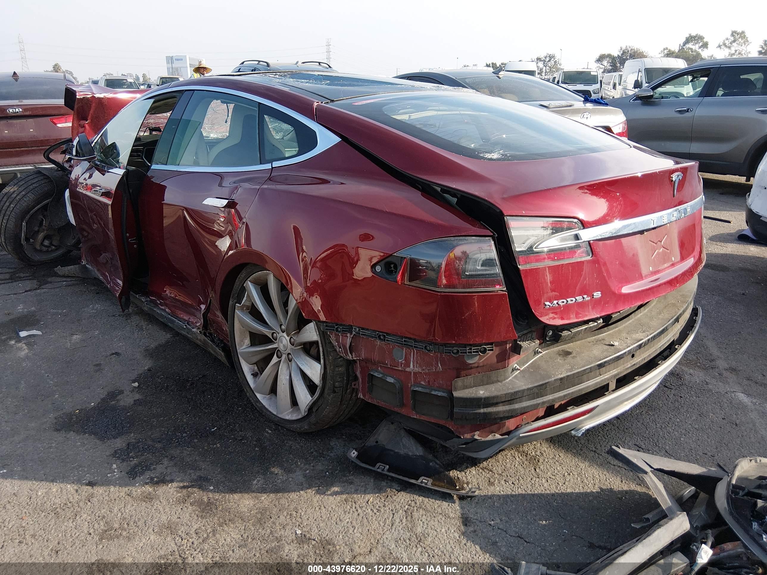 TESLA MODEL image 3