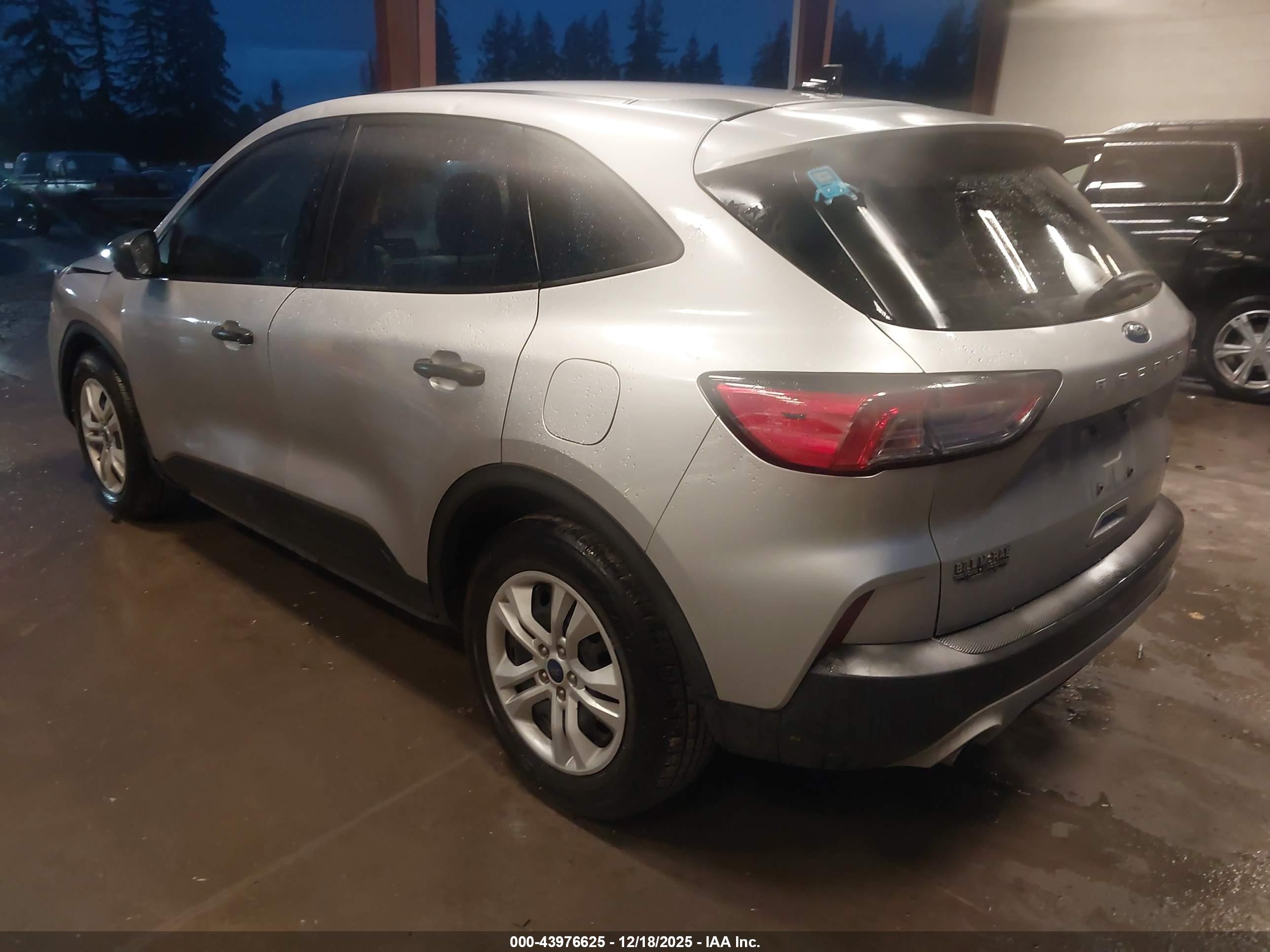 FORD ESCAPE image 3