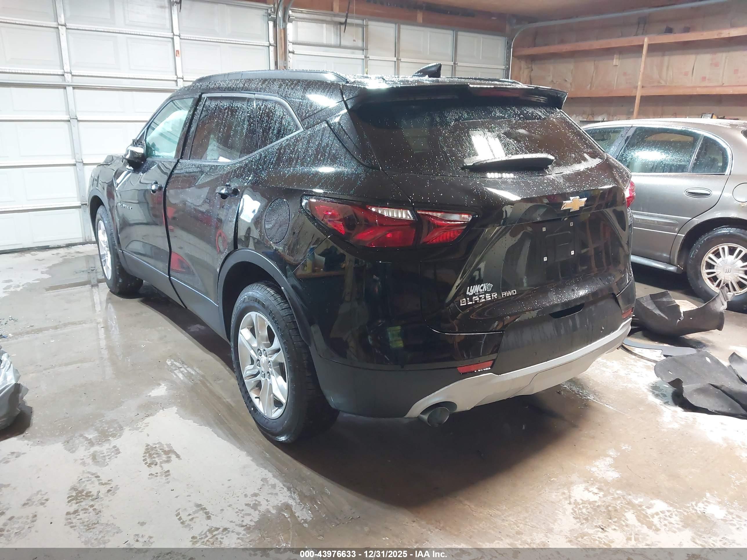 CHEVROLET BLAZER image 3