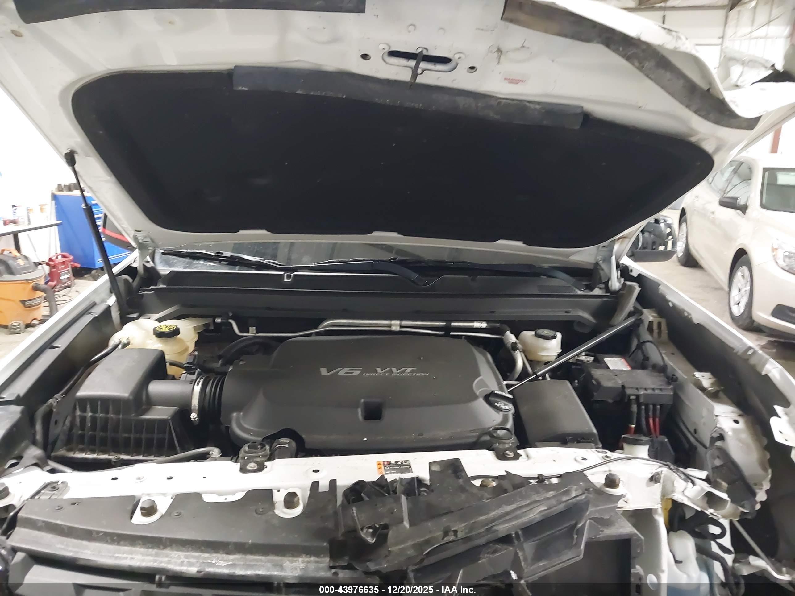 CHEVROLET COLORADO image 10