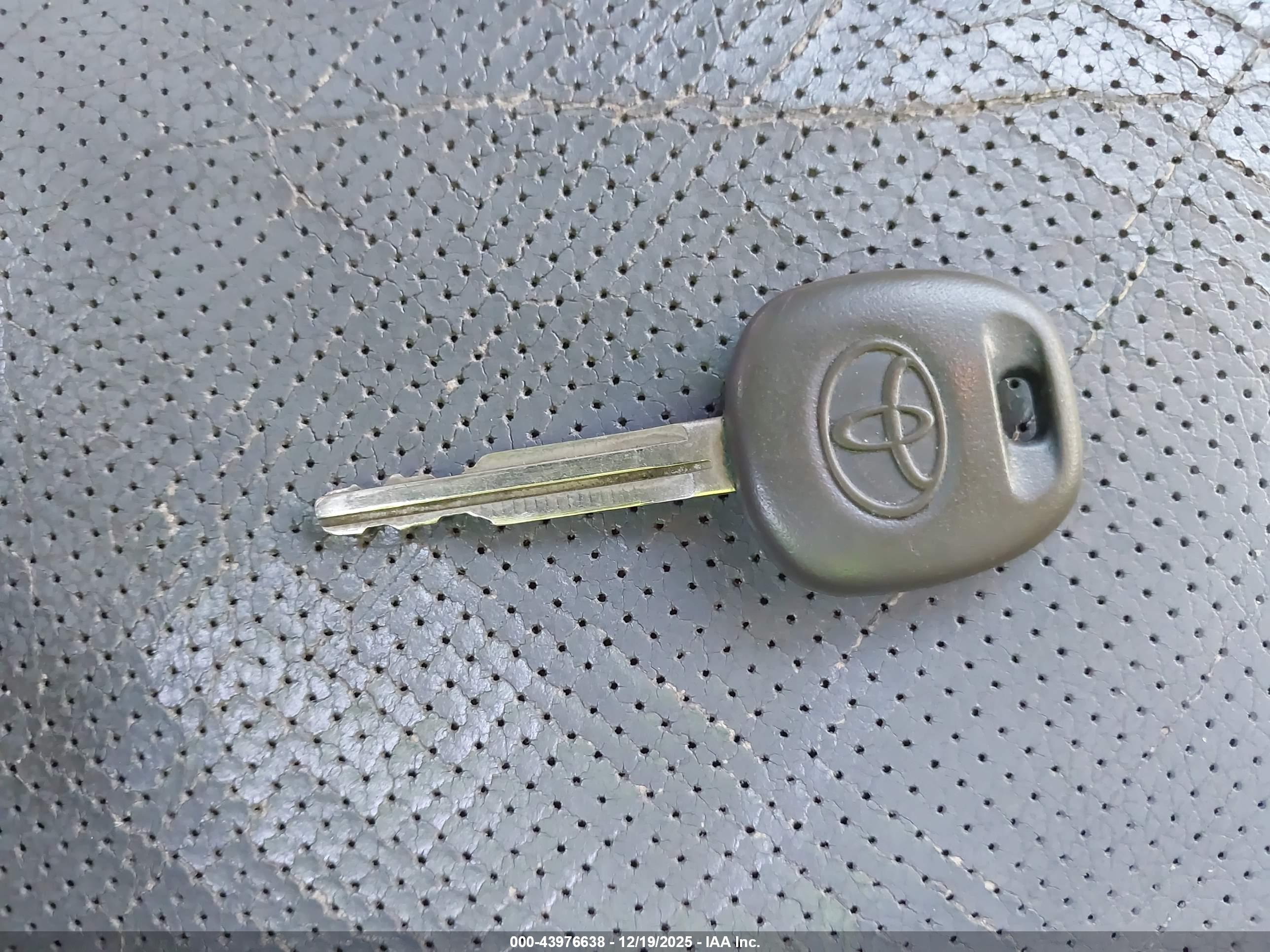 TOYOTA SEQUOIA image 11