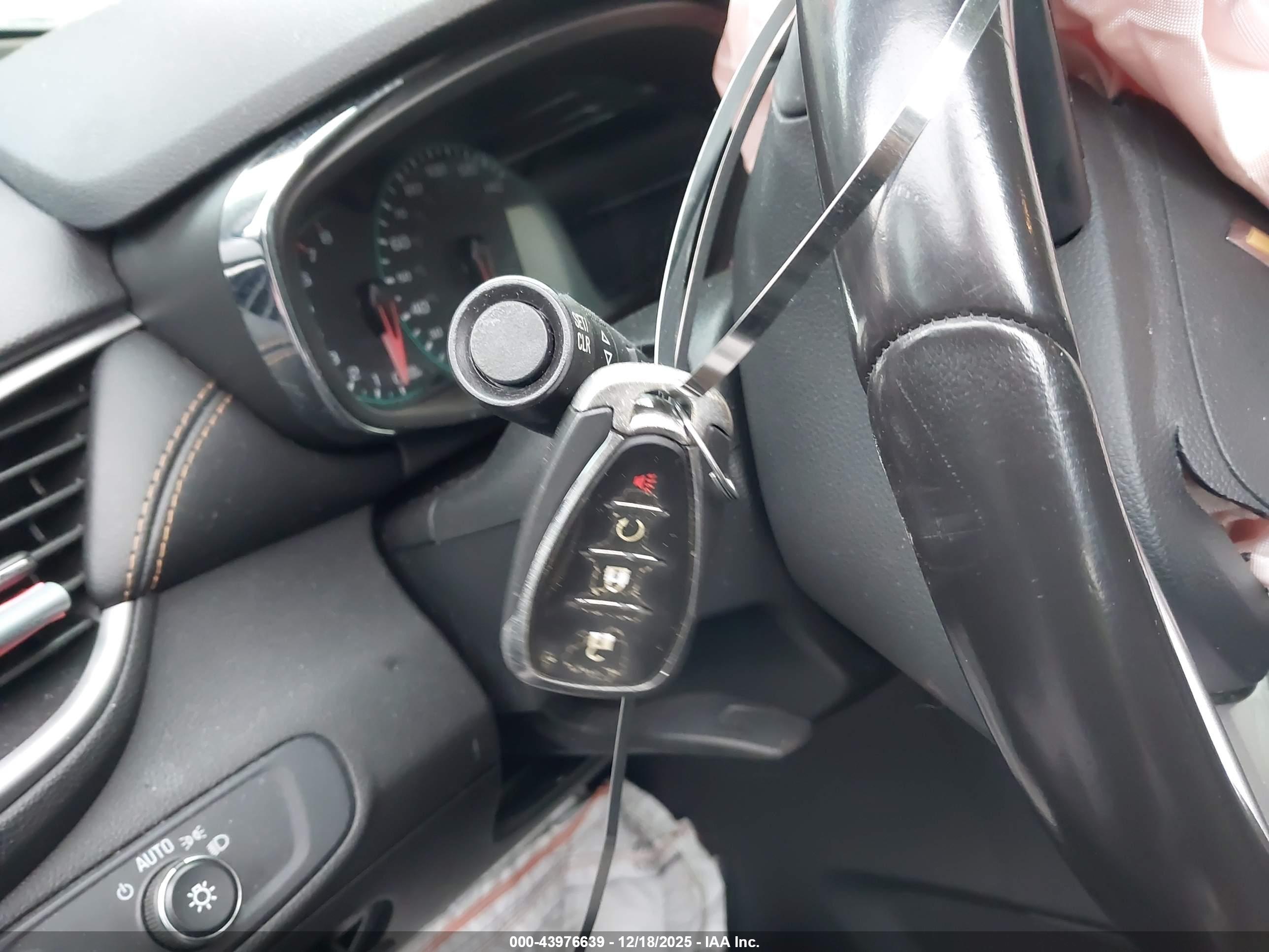 CHEVROLET TRAX image 11