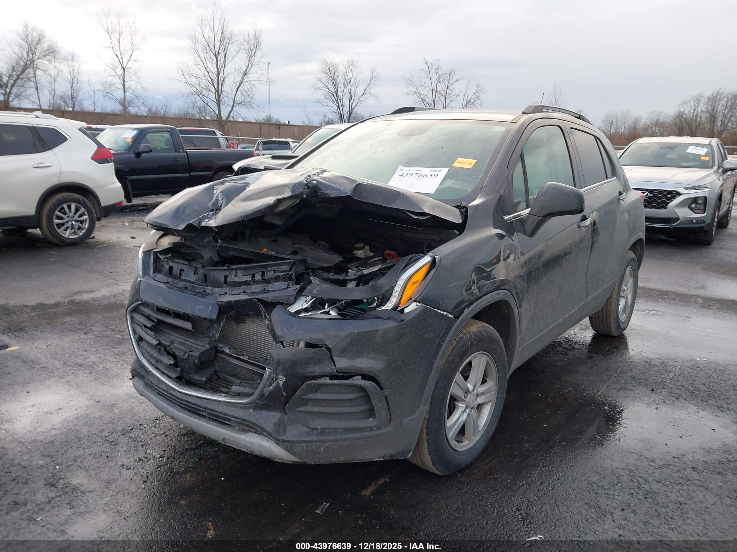 CHEVROLET TRAX image 2
