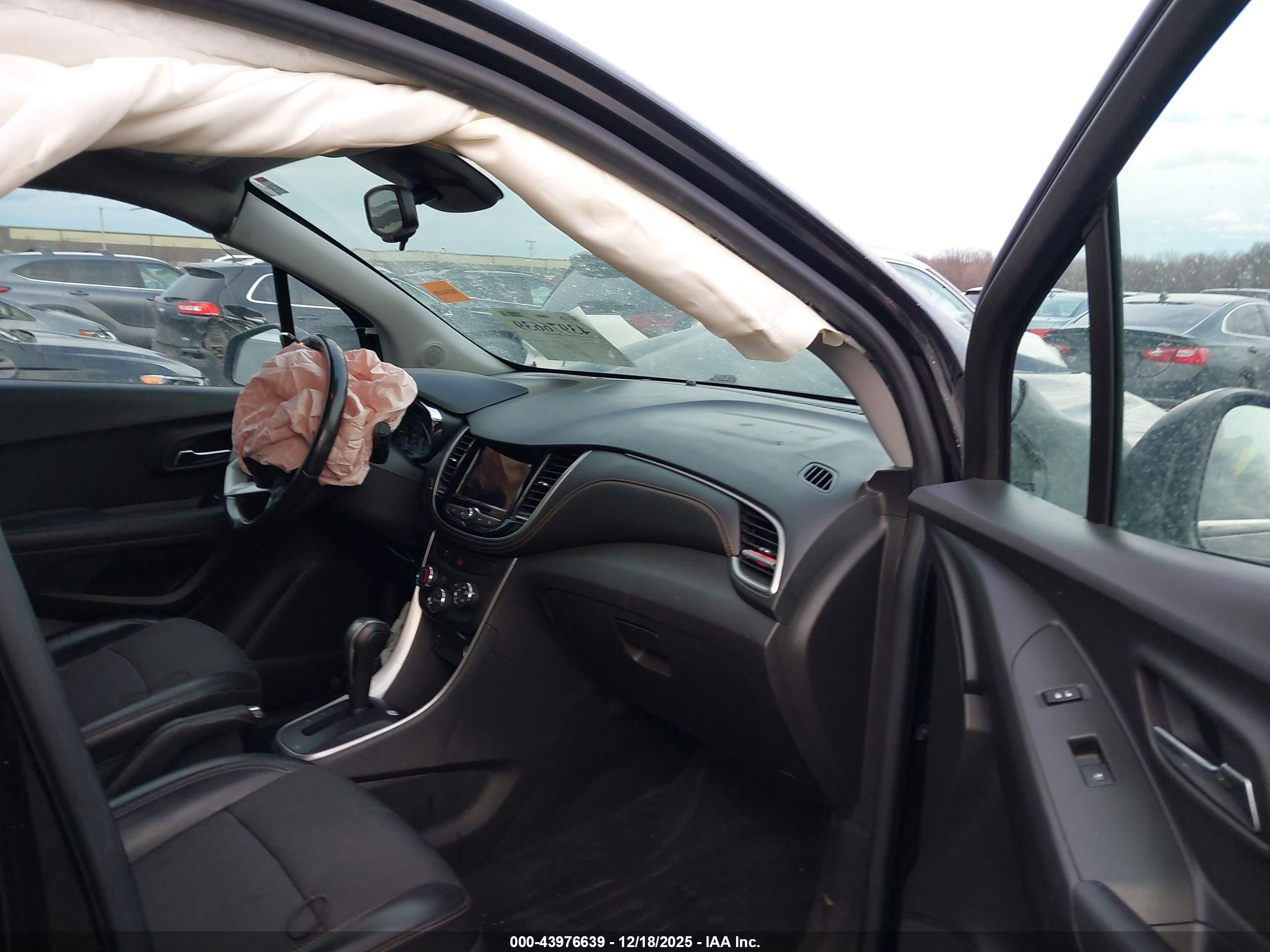 CHEVROLET TRAX image 5