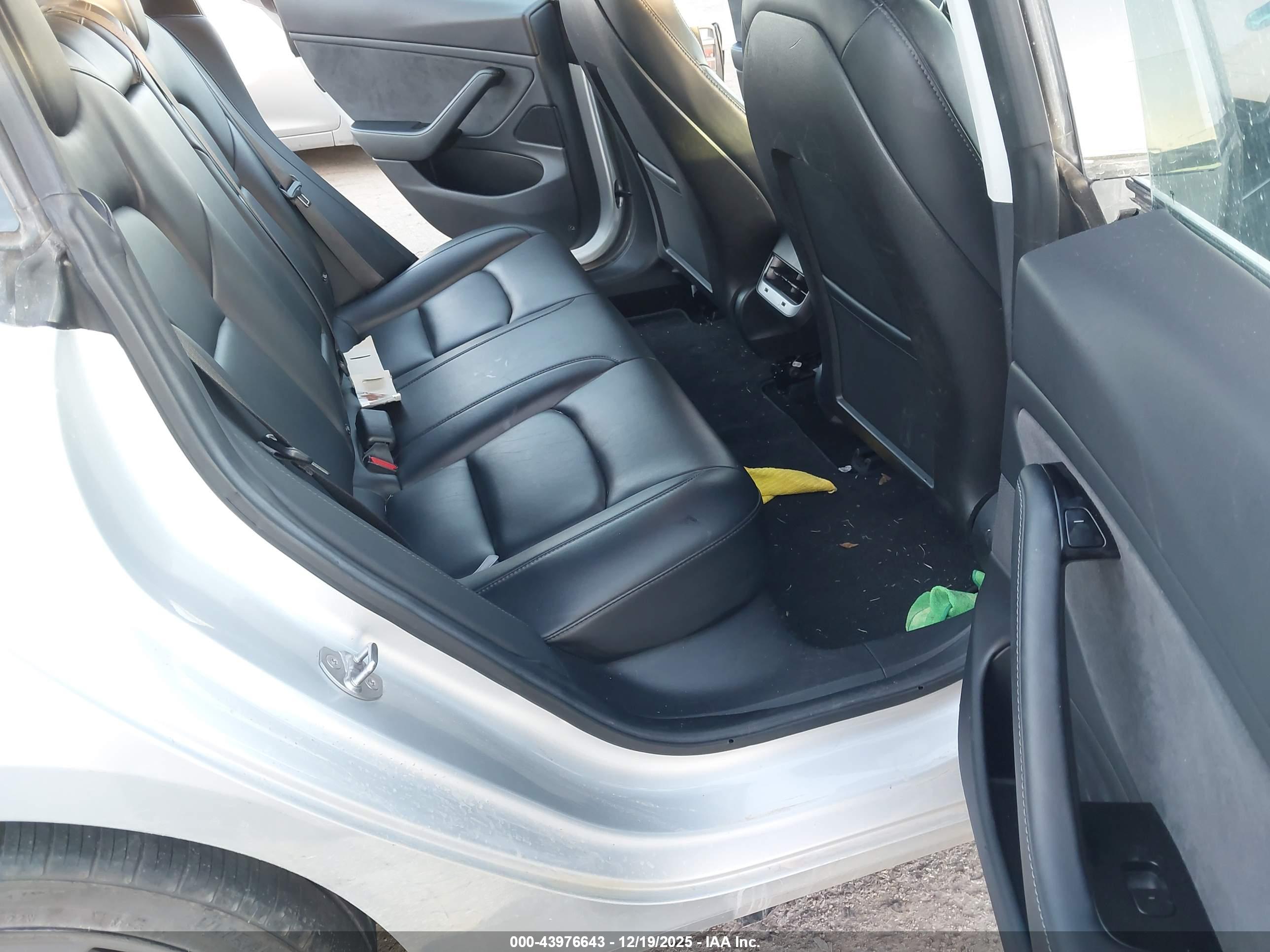 TESLA MODEL image 8