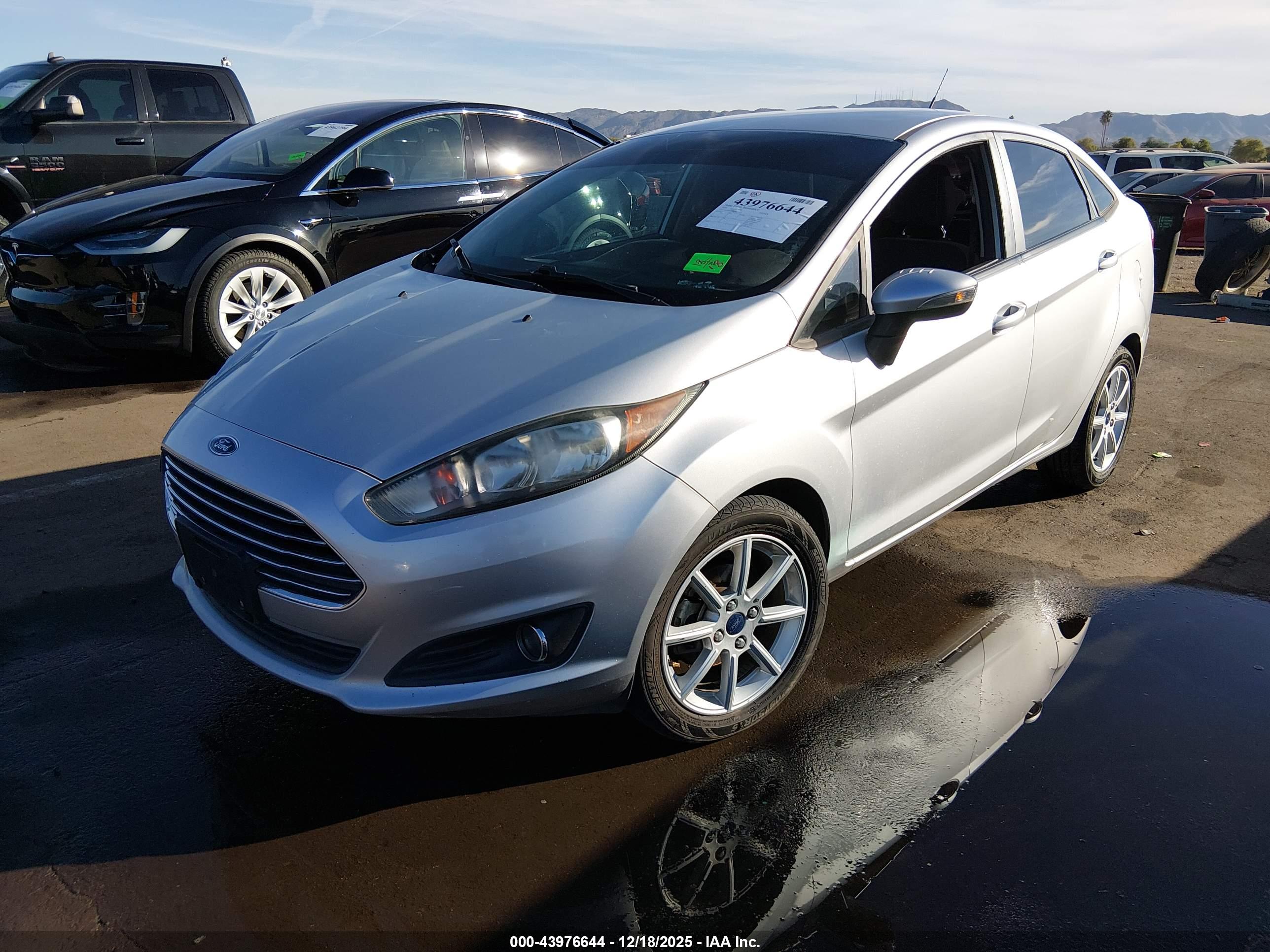 FORD FIESTA image 2