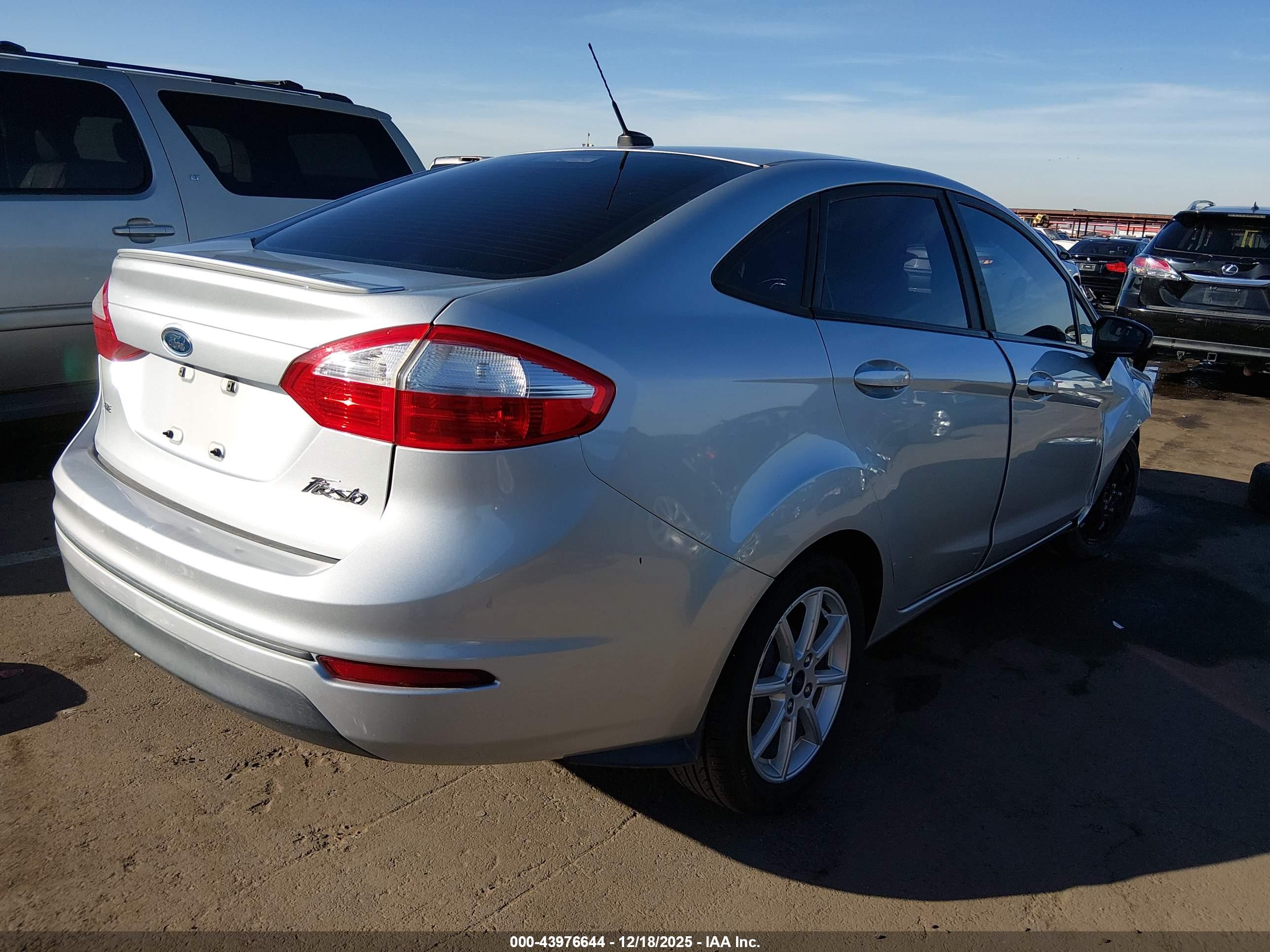 FORD FIESTA image 4