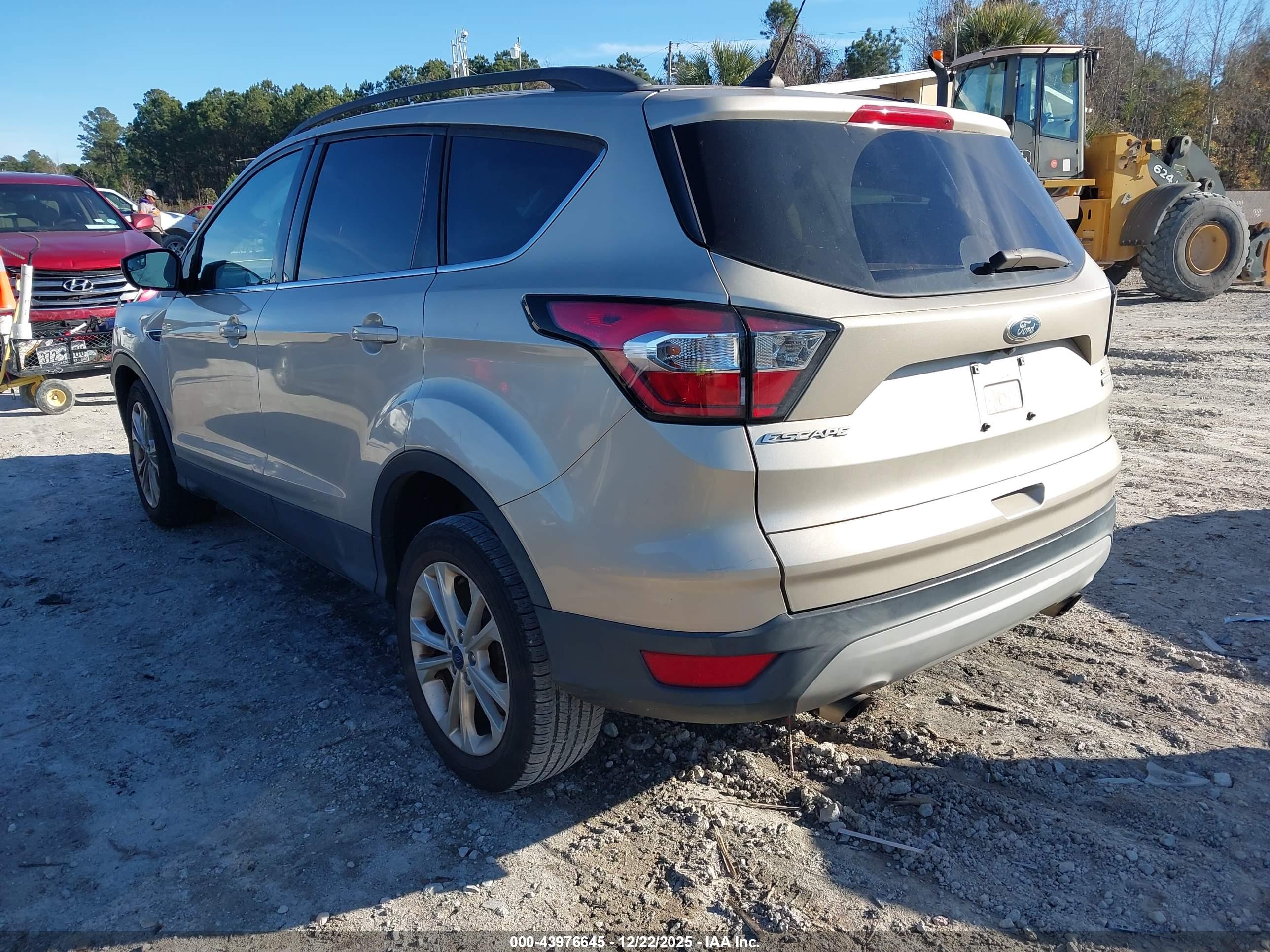 FORD ESCAPE image 3
