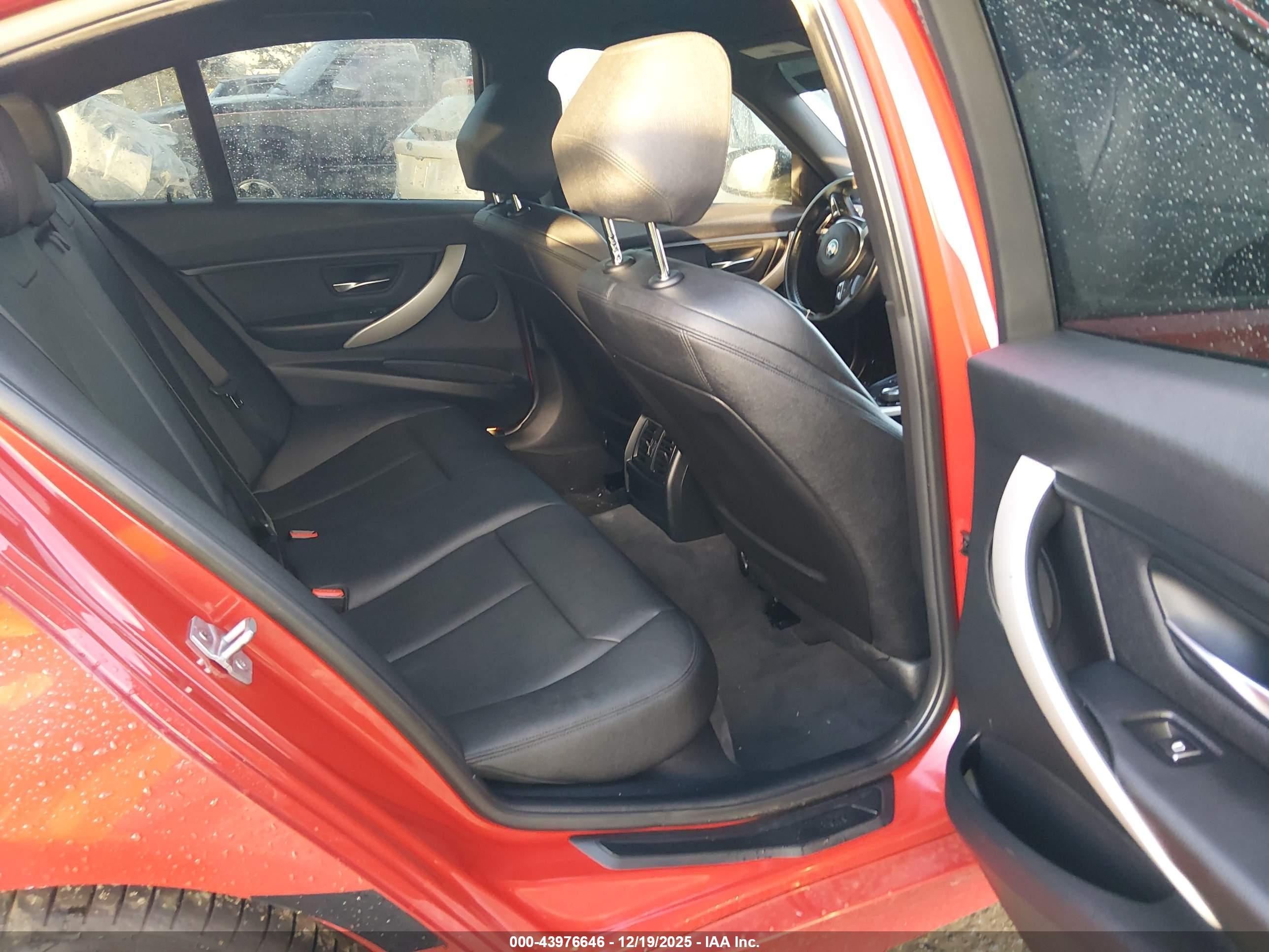 BMW 320I image 8