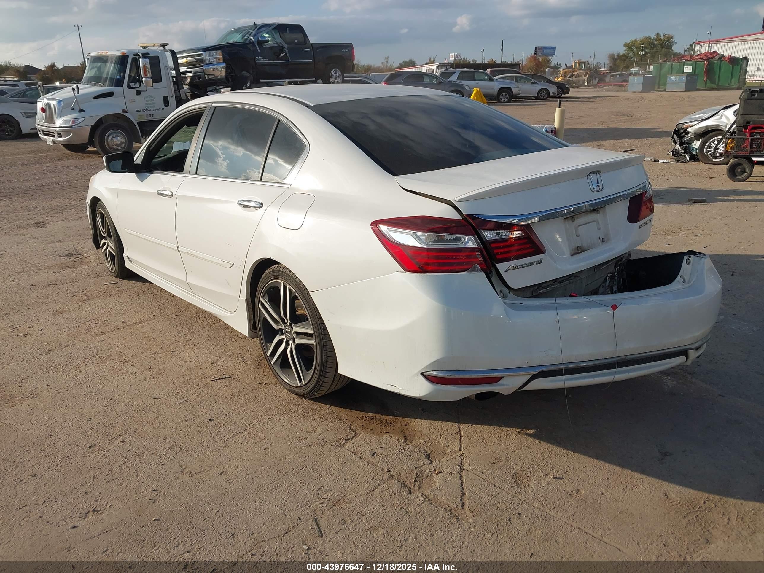 HONDA ACCORD image 3