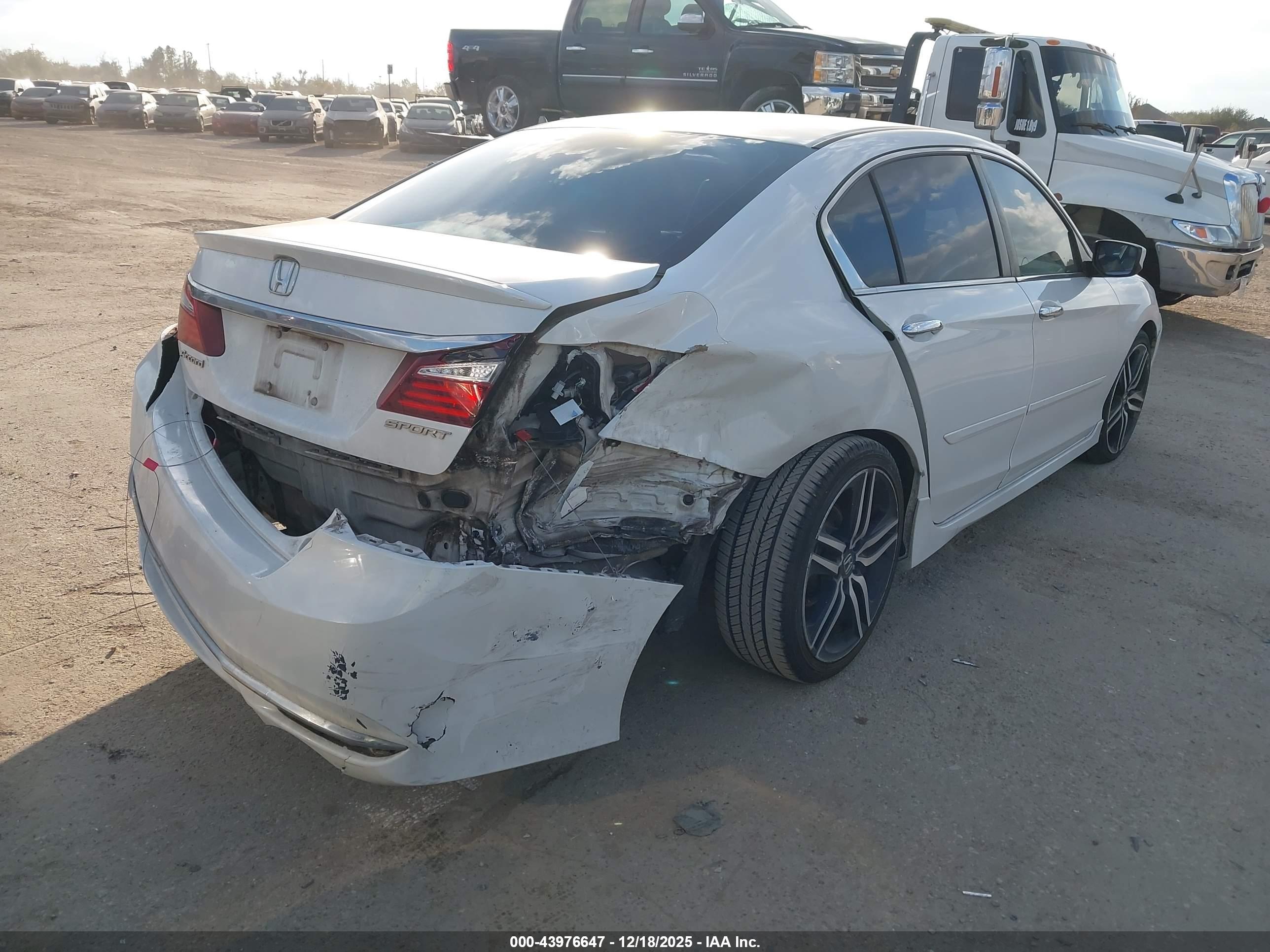 HONDA ACCORD image 4