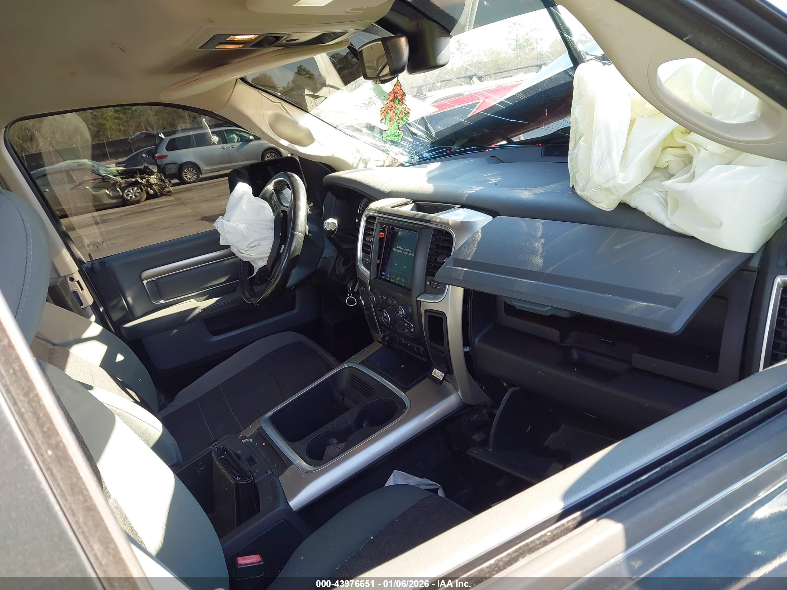 RAM 2500 image 5