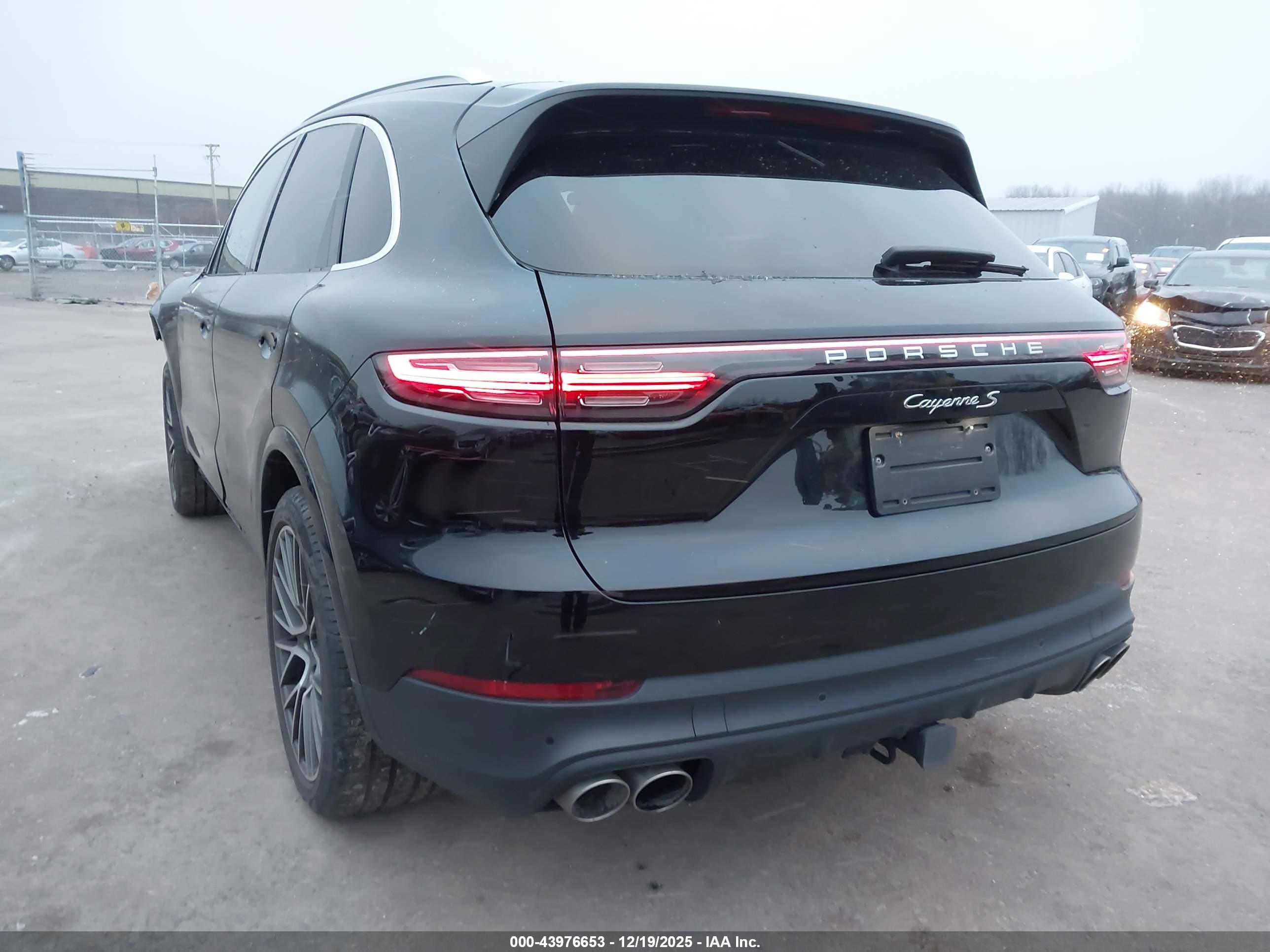 PORSCHE CAYENNE image 3