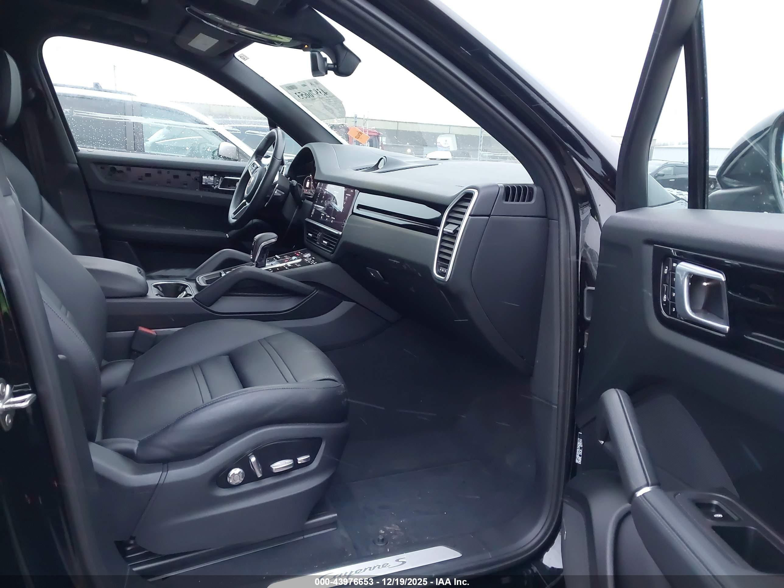 PORSCHE CAYENNE image 5