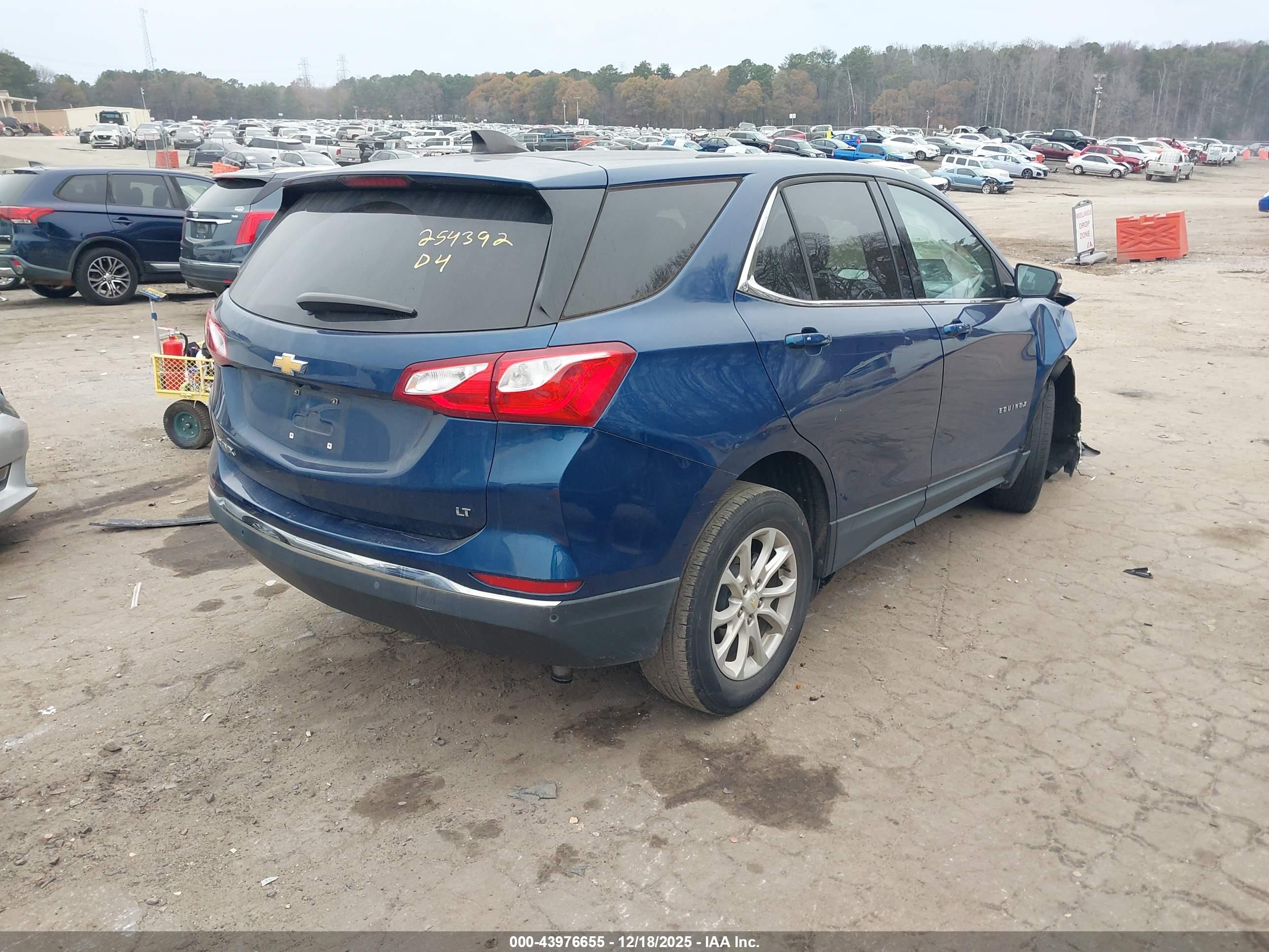 CHEVROLET EQUINOX image 4