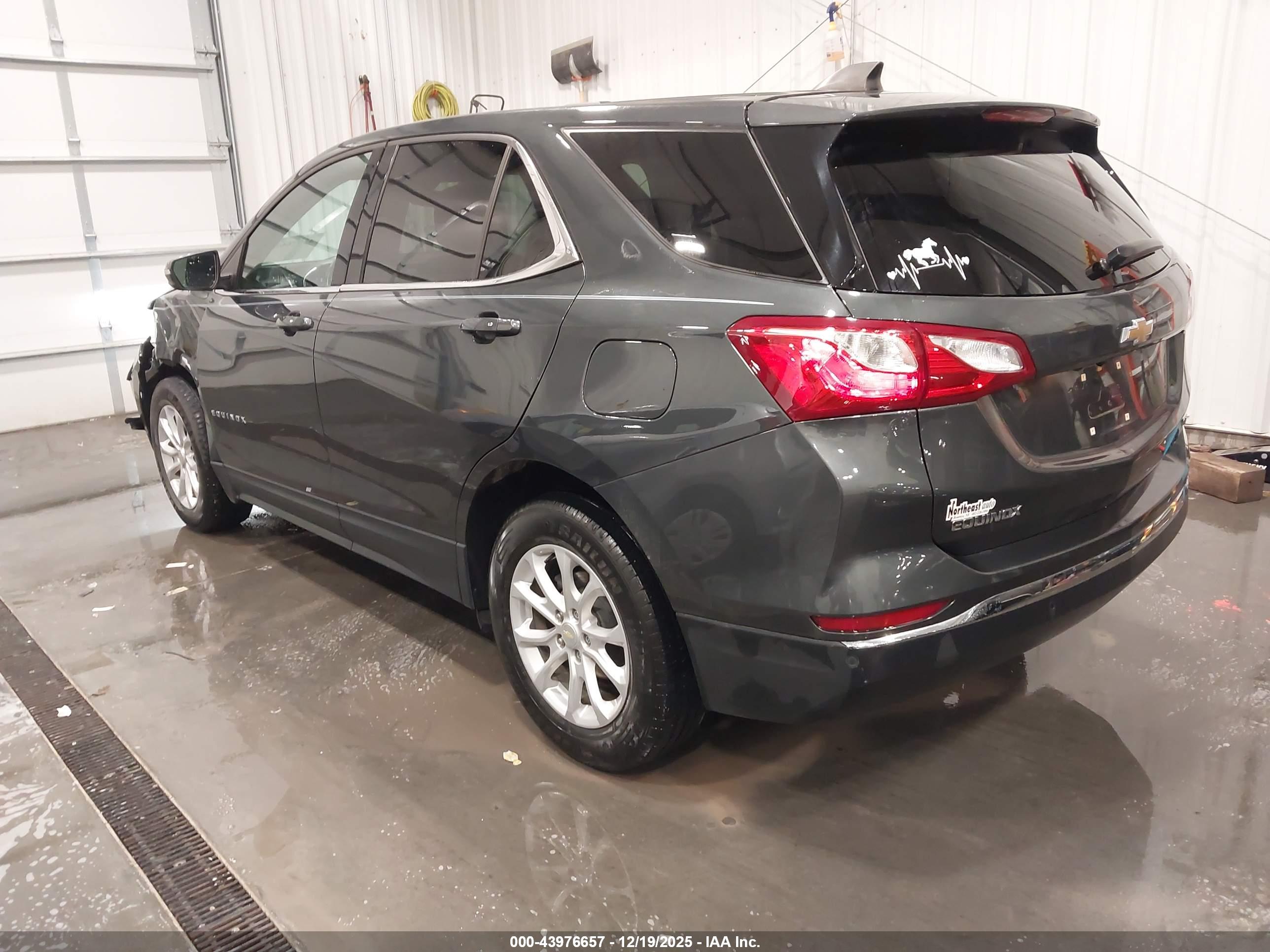 CHEVROLET EQUINOX image 3