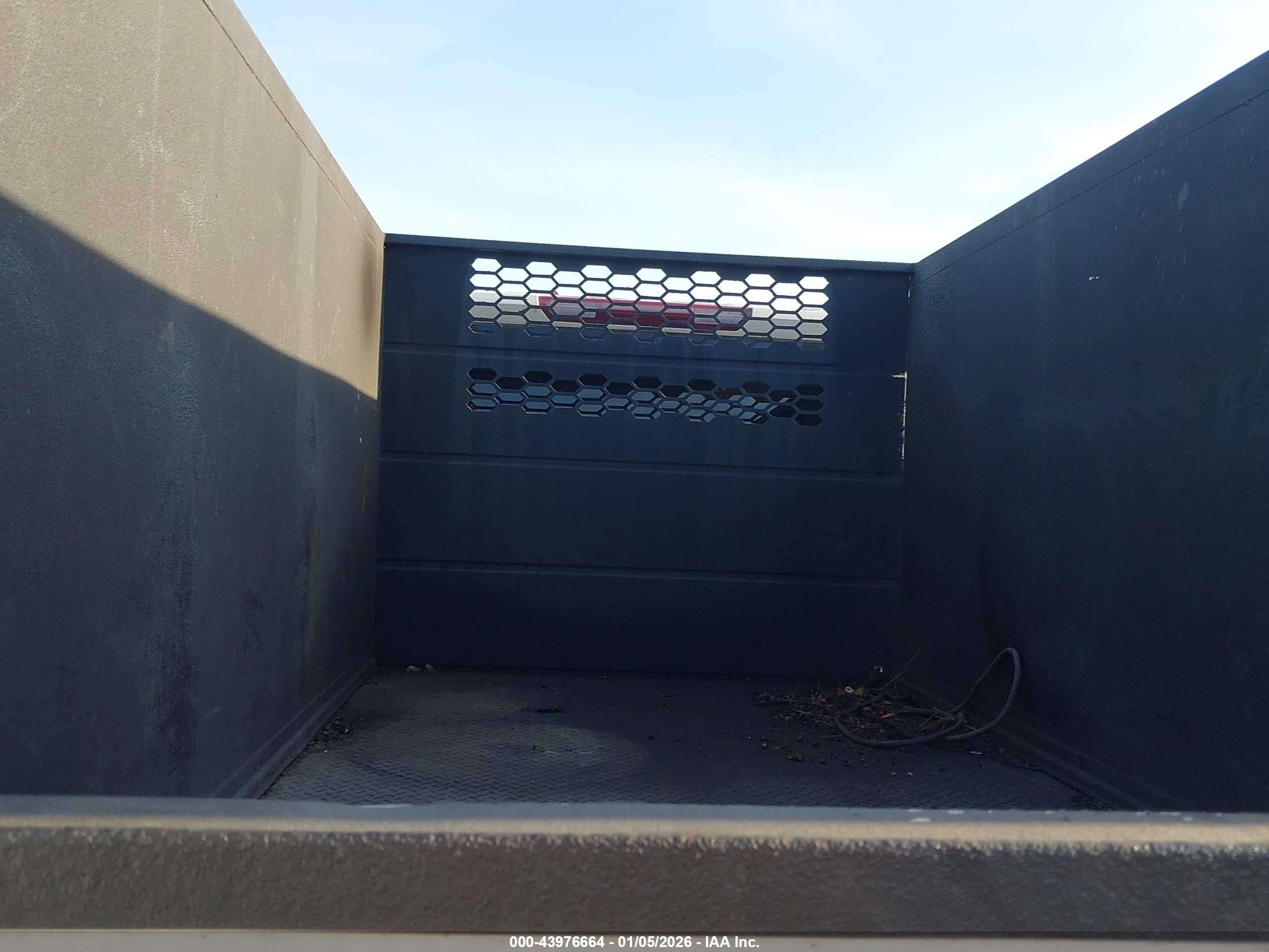 GMC SIERRA image 7