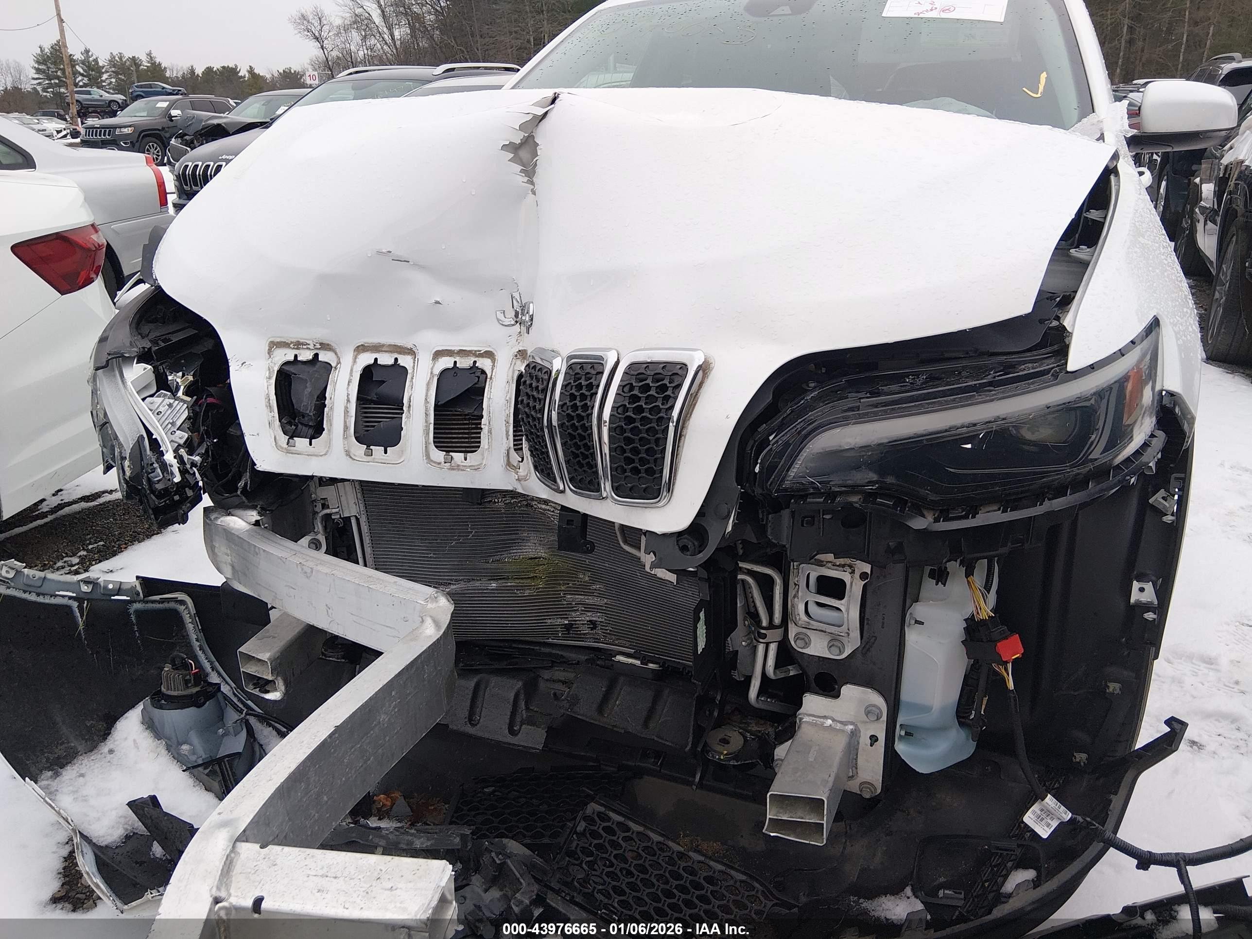 JEEP CHEROKEE image 6