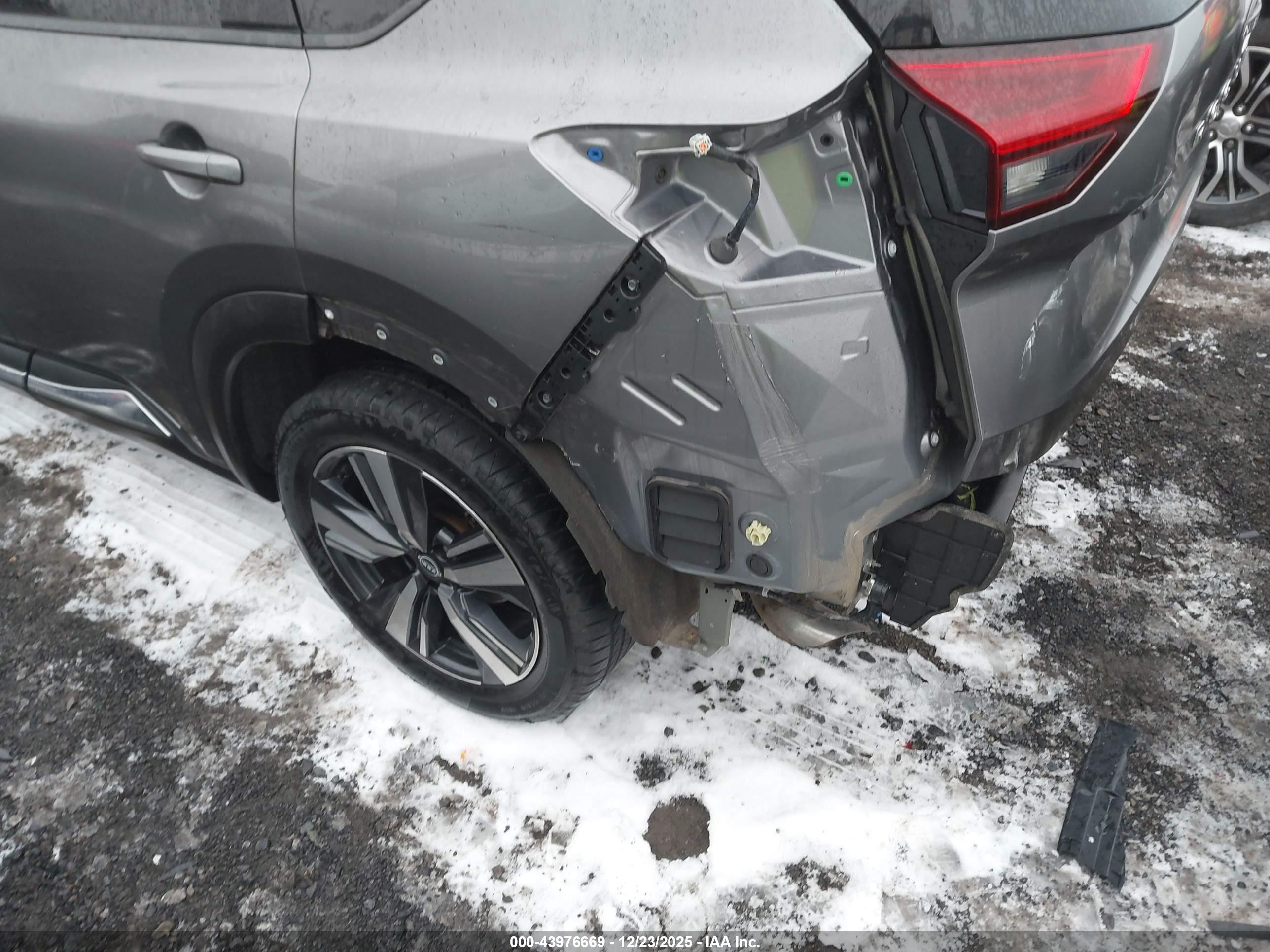 NISSAN ROGUE image 6