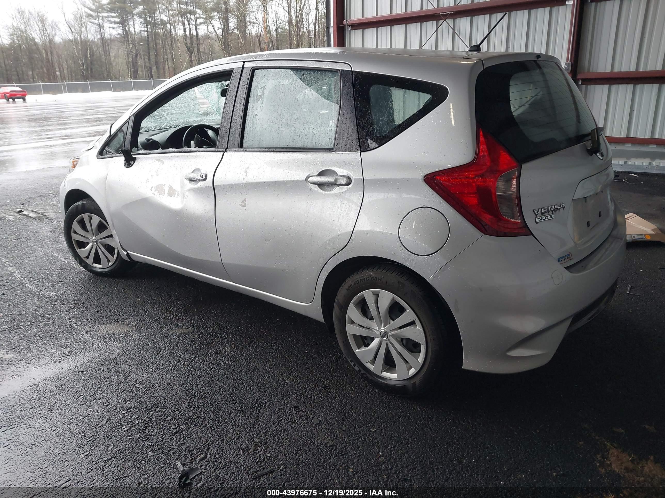 NISSAN VERSA image 3