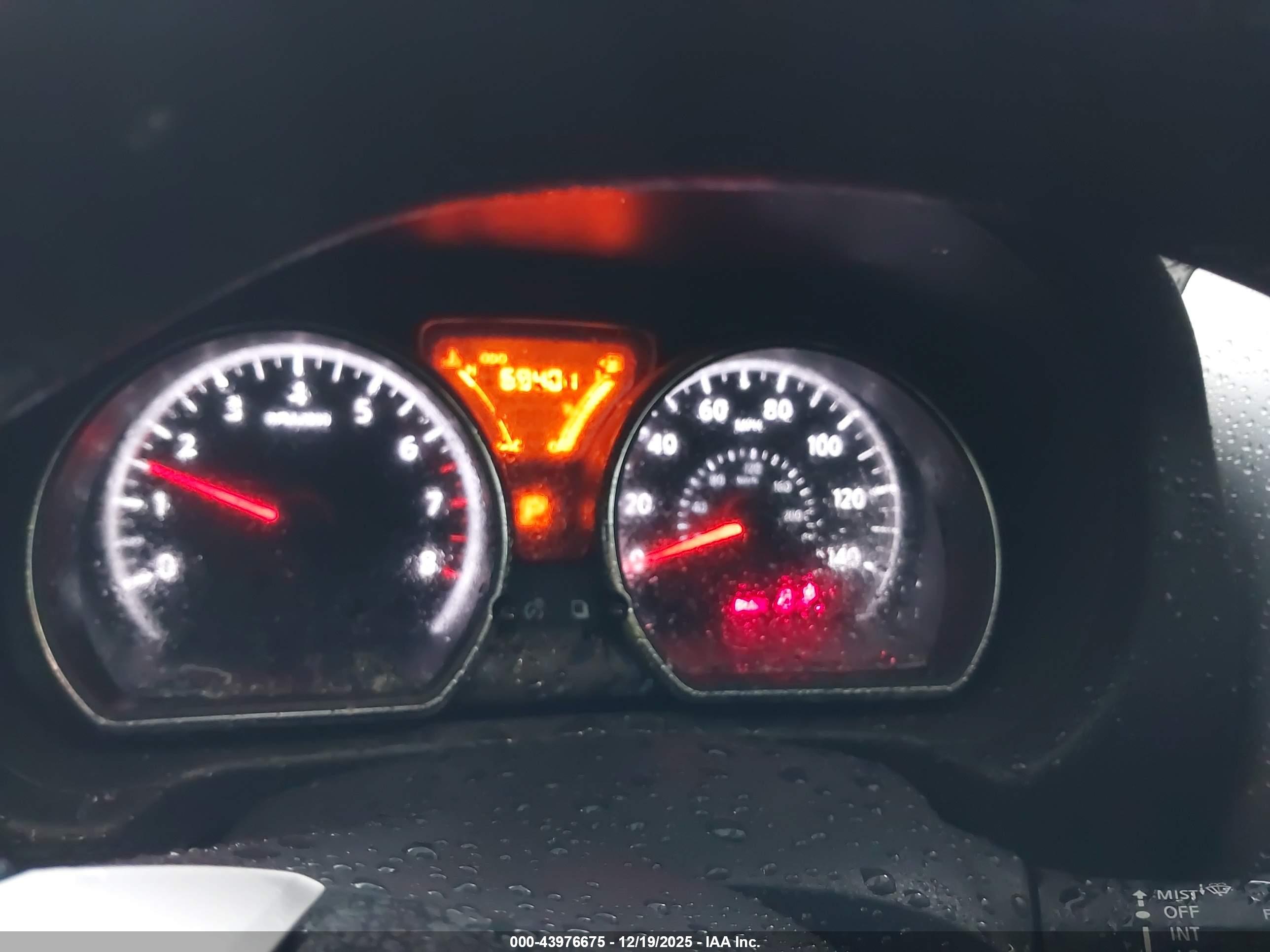 NISSAN VERSA image 7