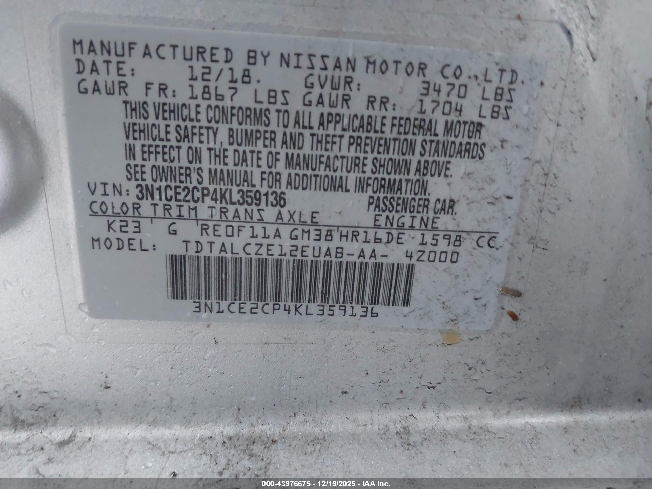 NISSAN VERSA image 9