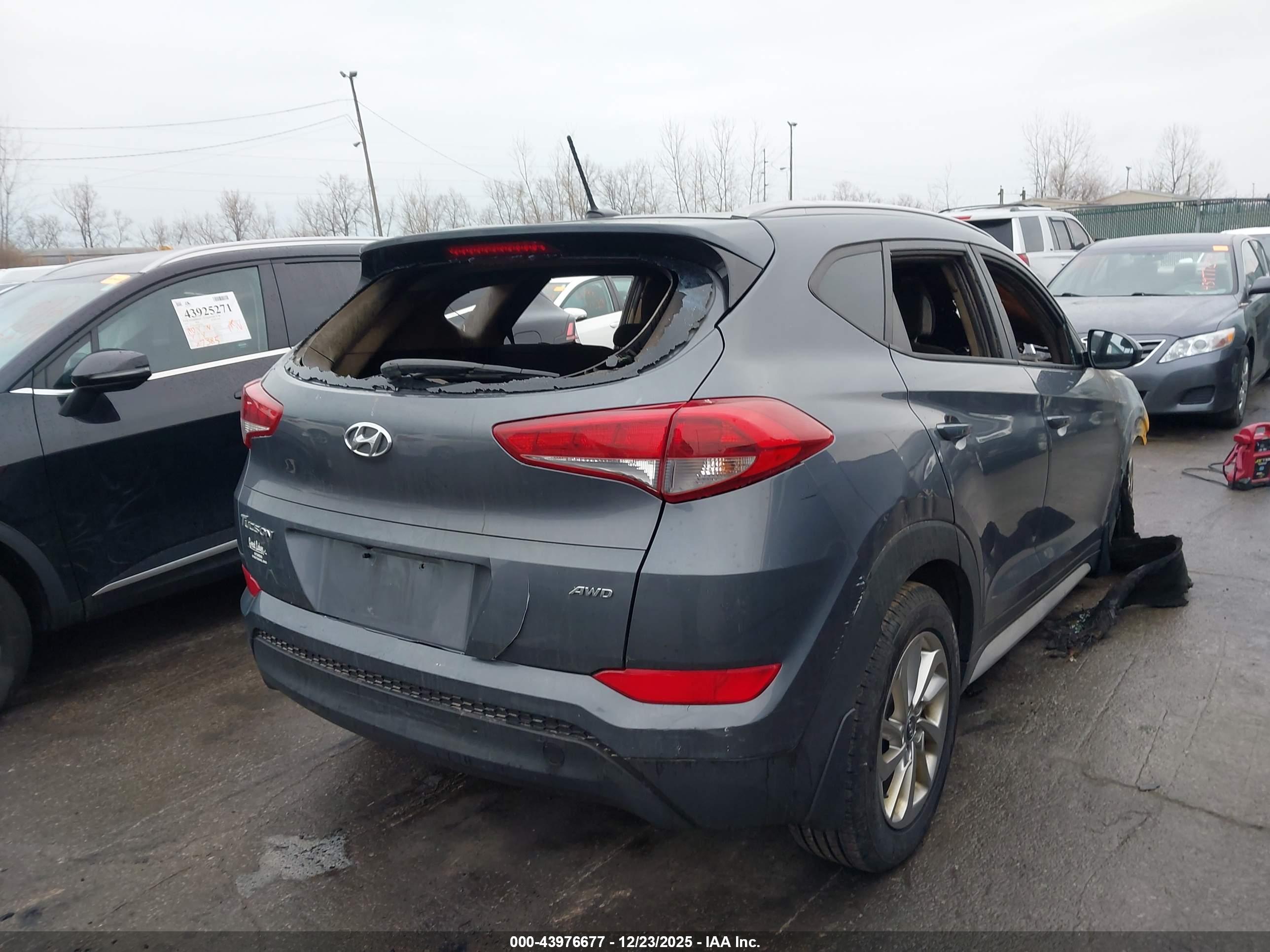 HYUNDAI TUCSON image 4